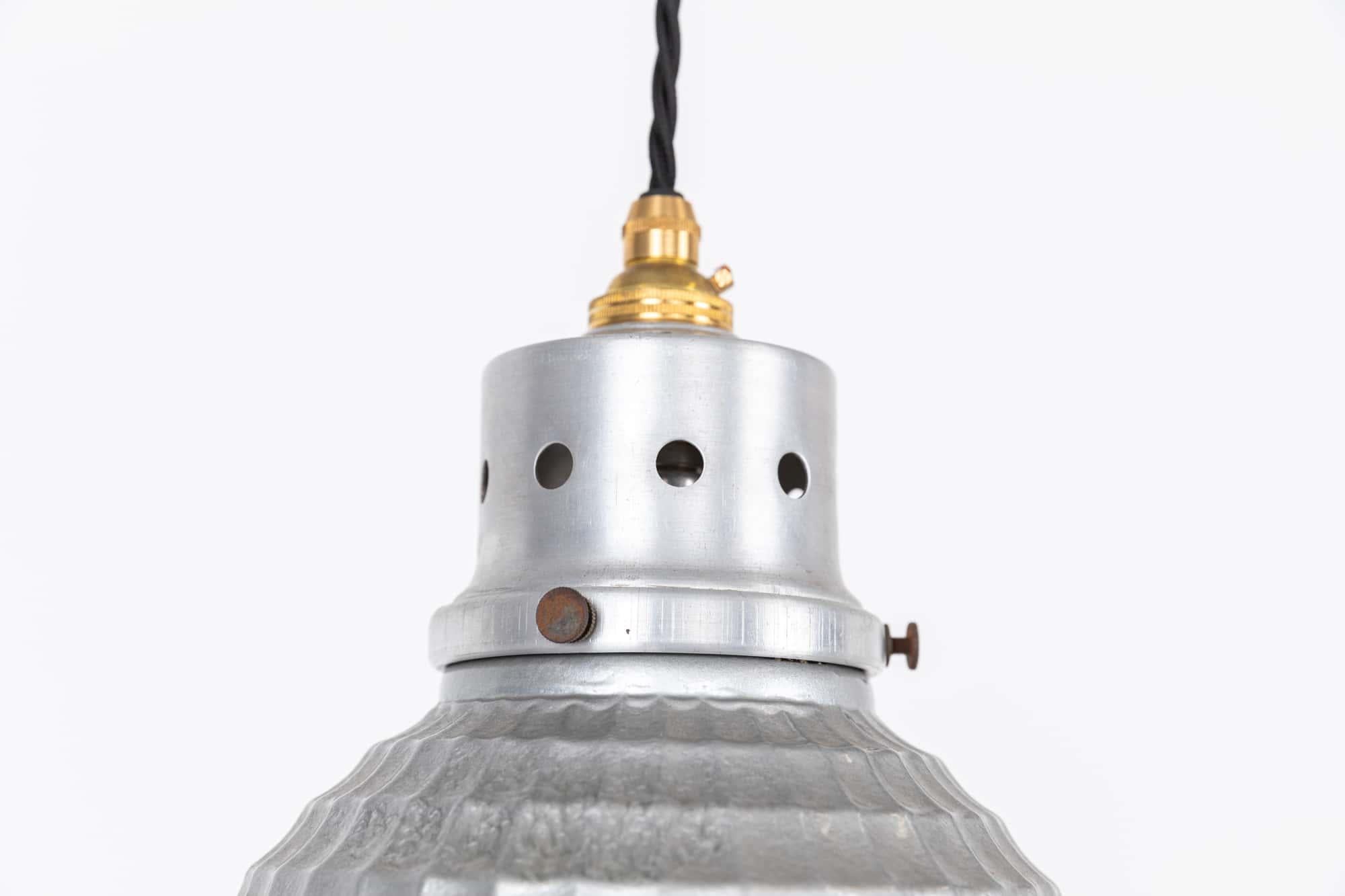 Inglese Lampada a sospensione d'epoca in vetro opalino satinato Art Deco, C.C. 1930 in vendita