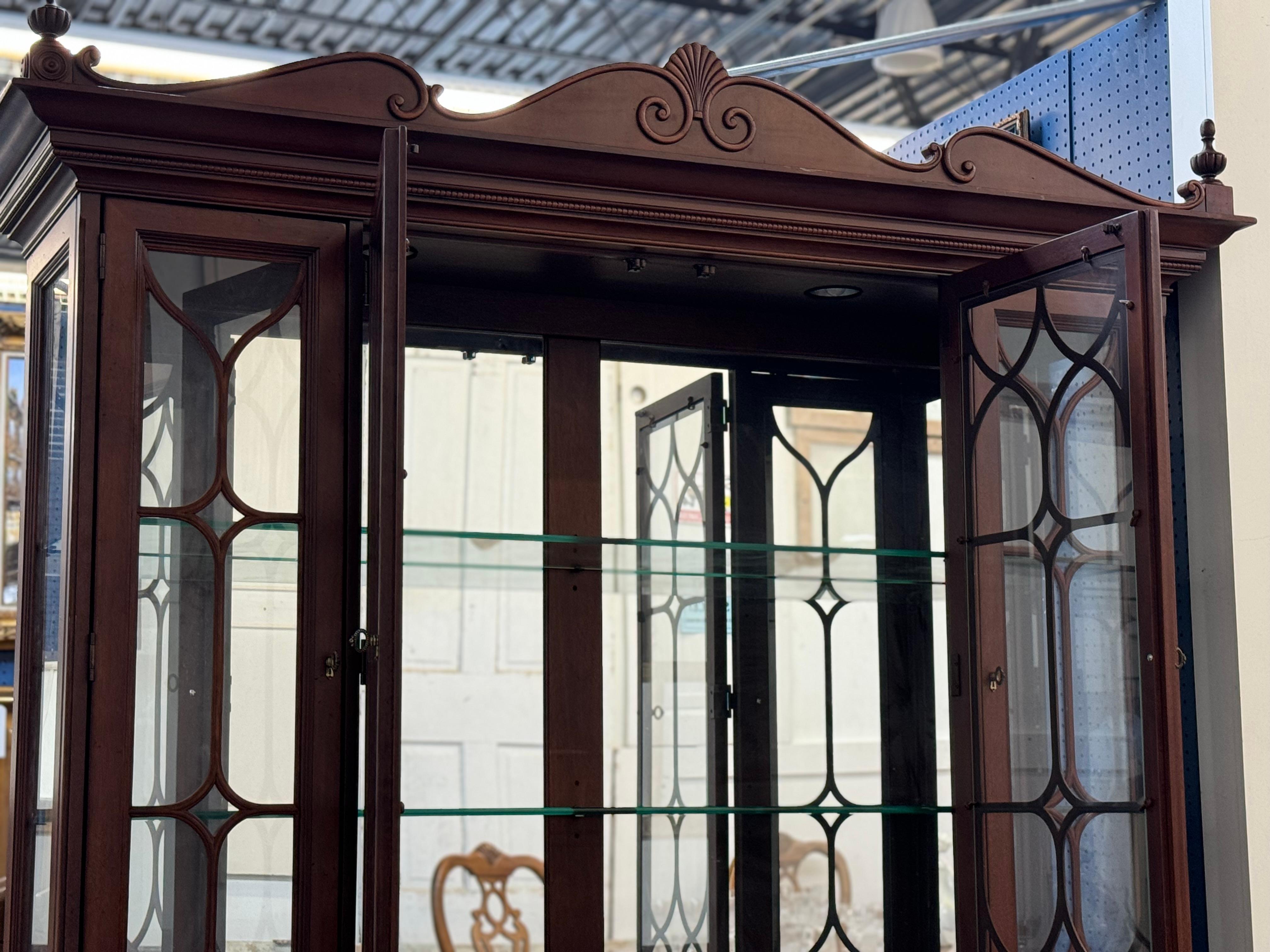 Vintage  Meuble de rangement ancien fabriqué par Lineage, sous division de Drexel Heritage en vente 6