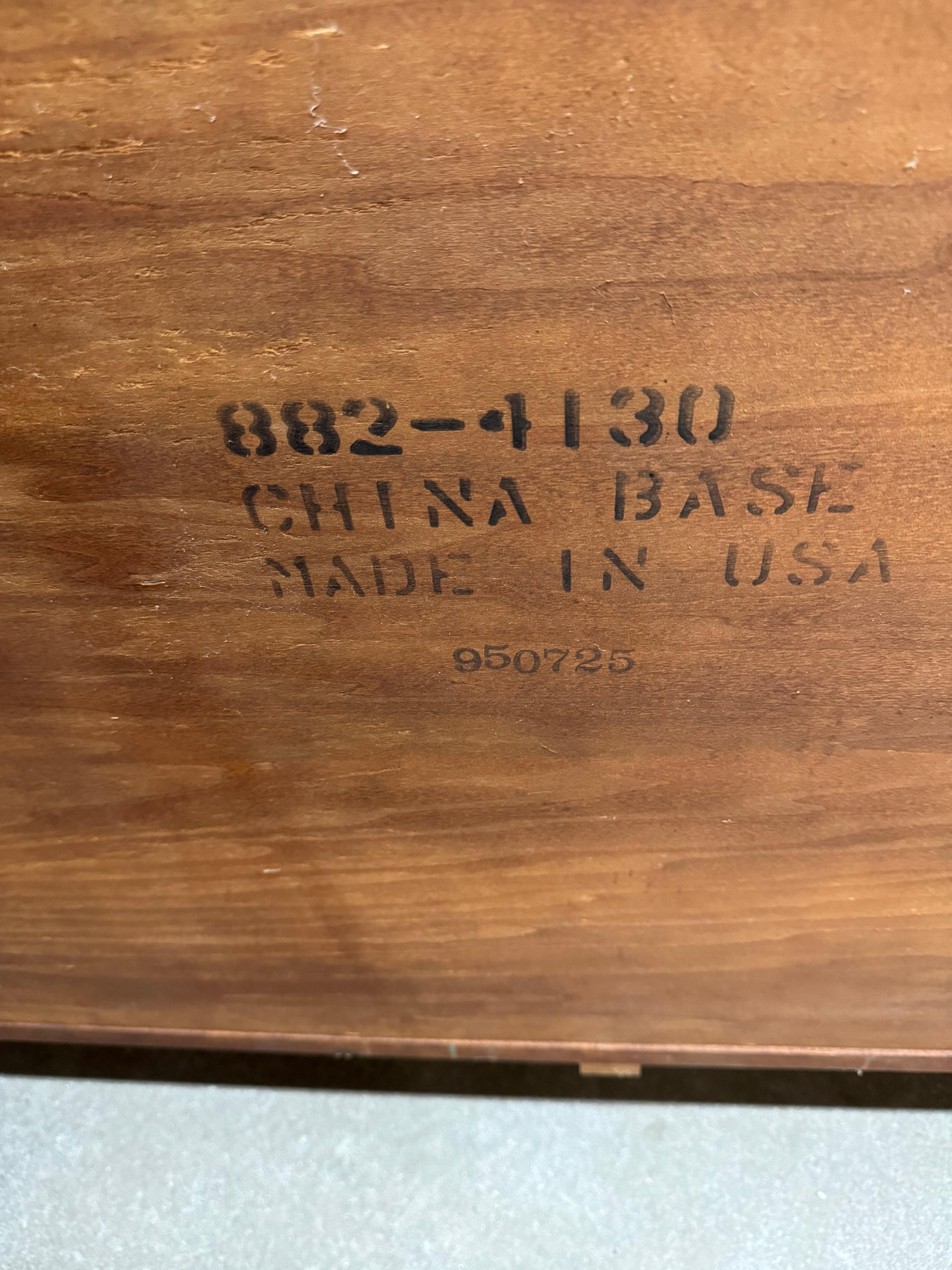 Vintage  Meuble de rangement ancien fabriqué par Lineage, sous division de Drexel Heritage en vente 8