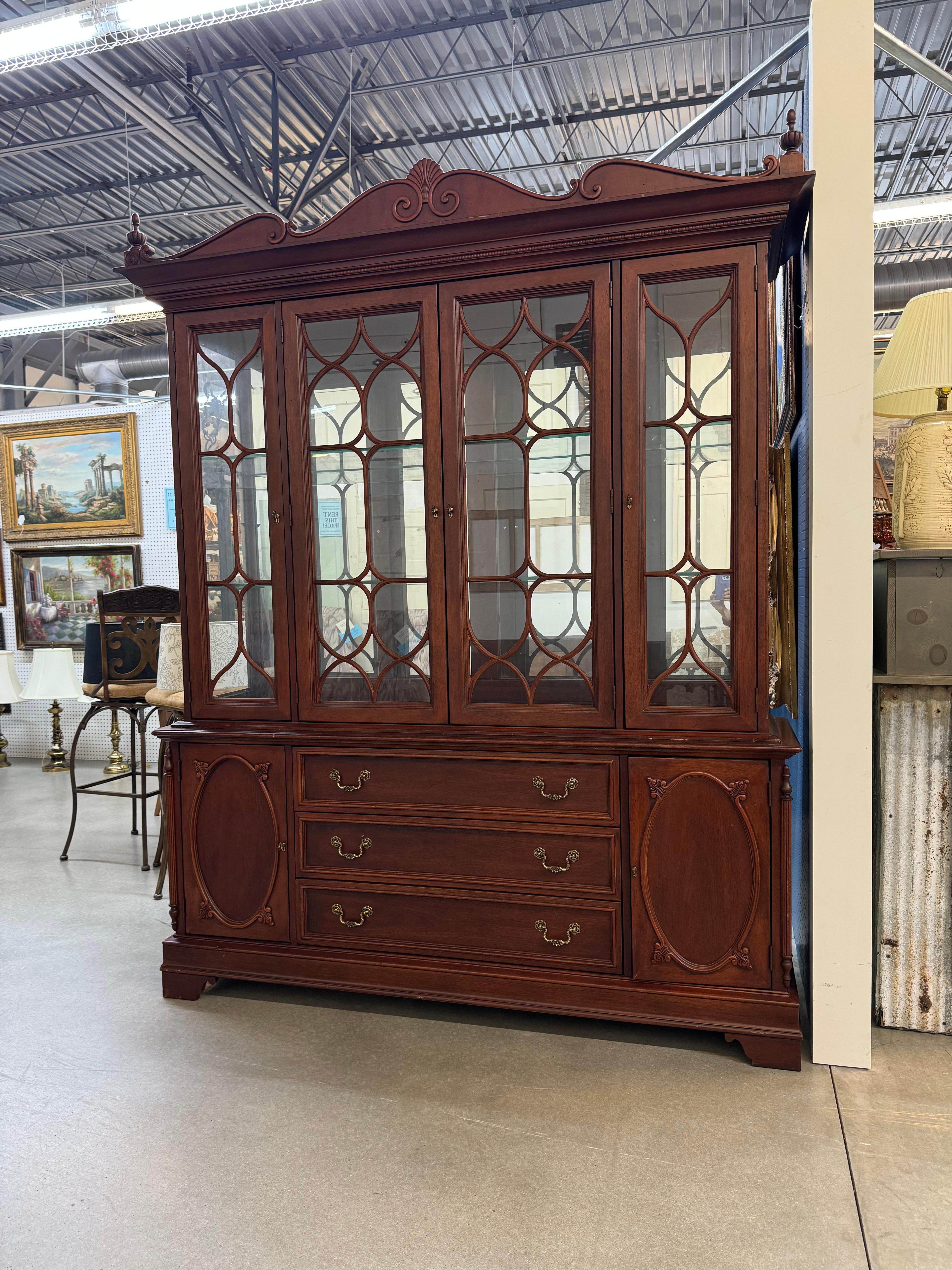 Américain Vintage  Meuble de rangement ancien fabriqué par Lineage, sous division de Drexel Heritage en vente