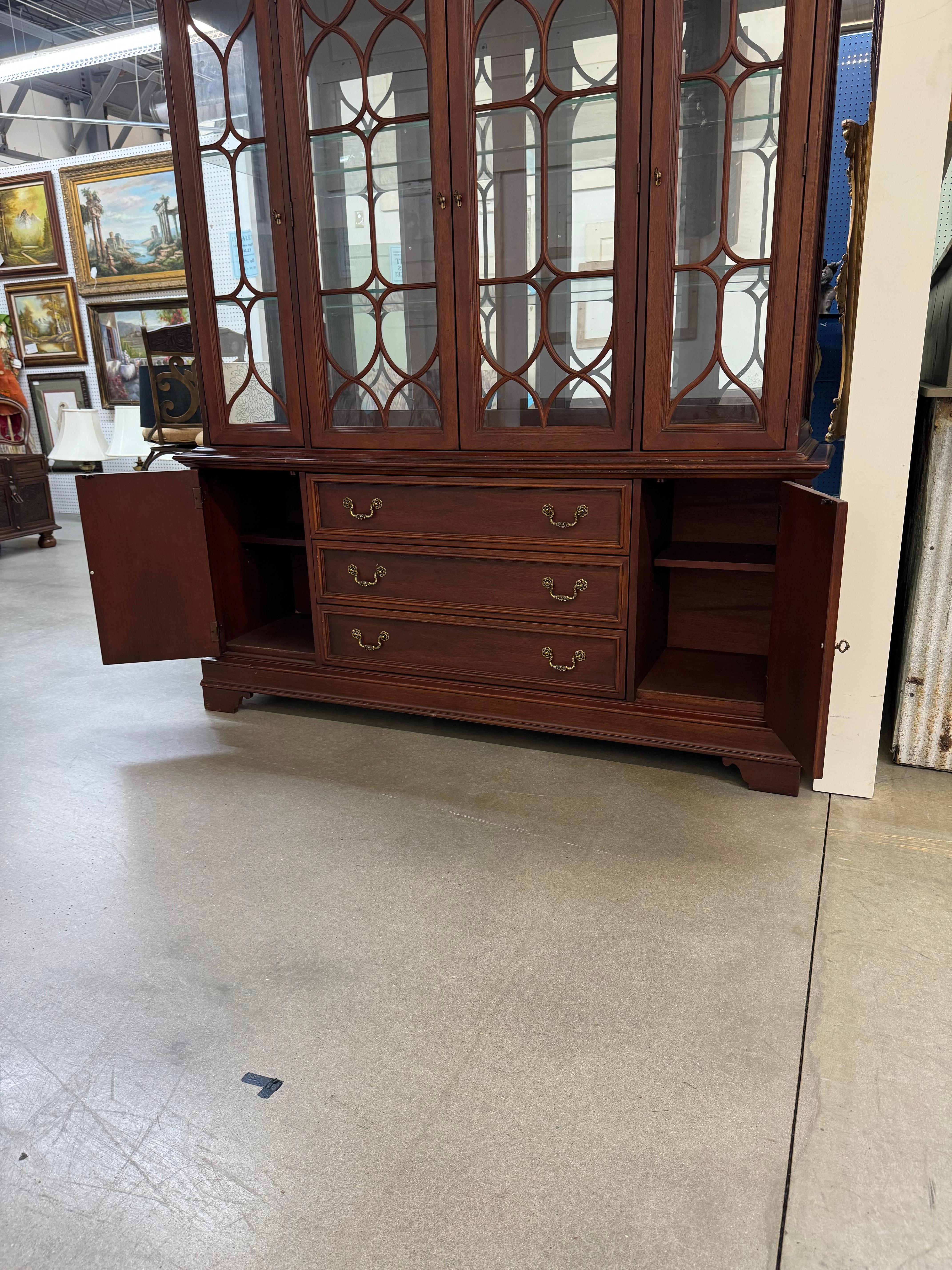 Vintage  Meuble de rangement ancien fabriqué par Lineage, sous division de Drexel Heritage Bon état - En vente à Birmingham, AL