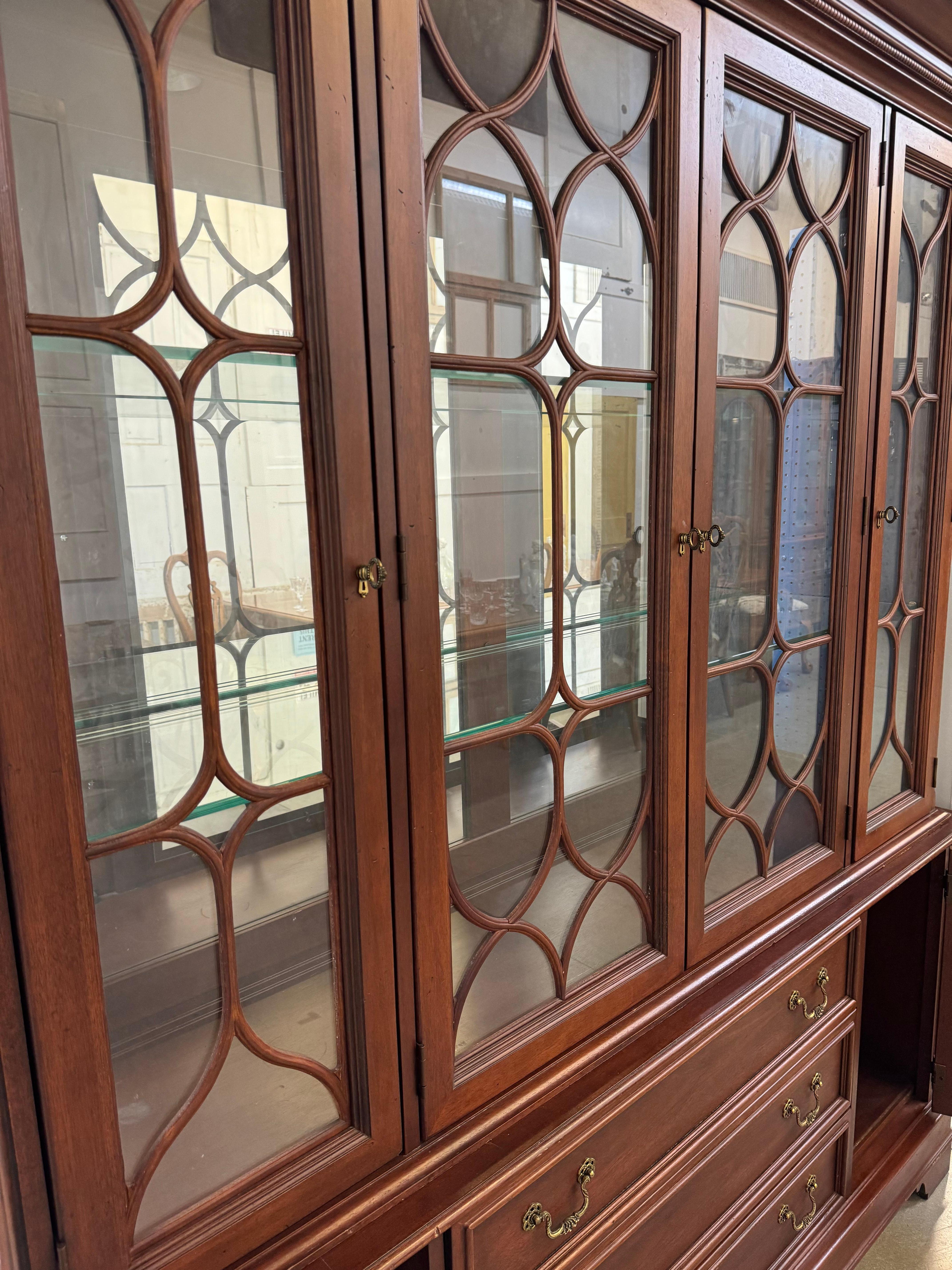 Vintage  Meuble de rangement ancien fabriqué par Lineage, sous division de Drexel Heritage en vente 2