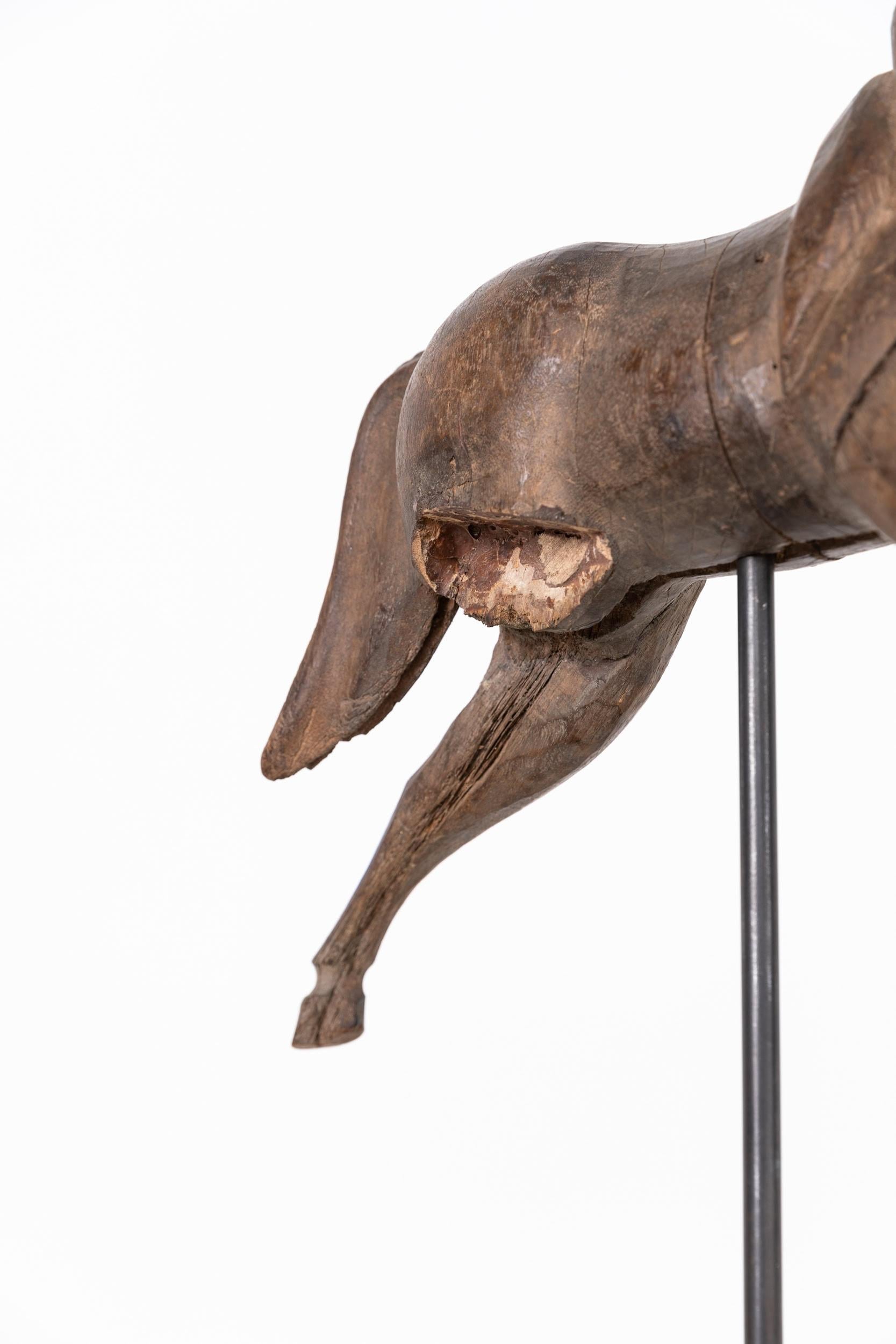 Caballo antiguo de madera tallada de arte popular, c.1940 en Bastante bueno estado para la venta en London, GB
