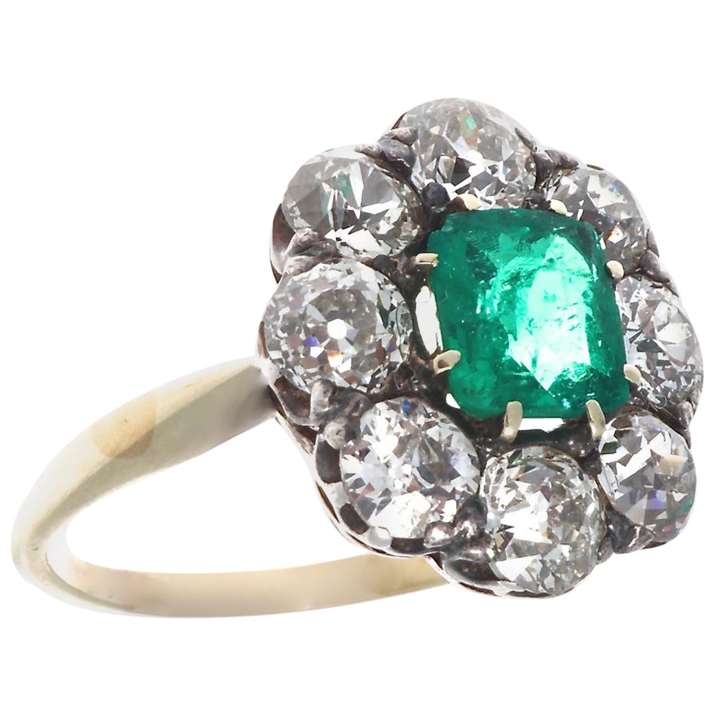 Antique Colombian Emerald Diamond Ring