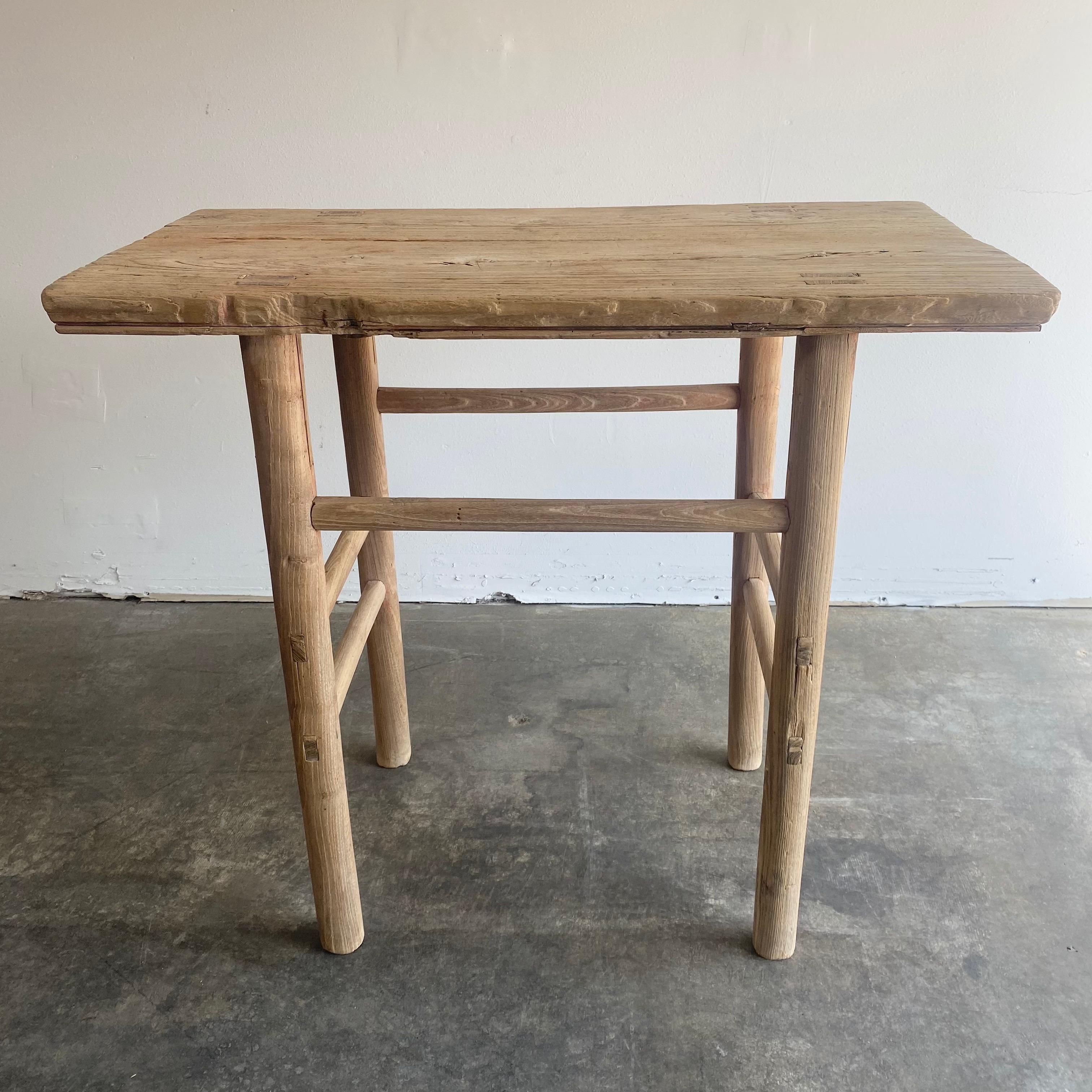 Table console ancienne en bois d'orme Bon état - En vente à Brea, CA