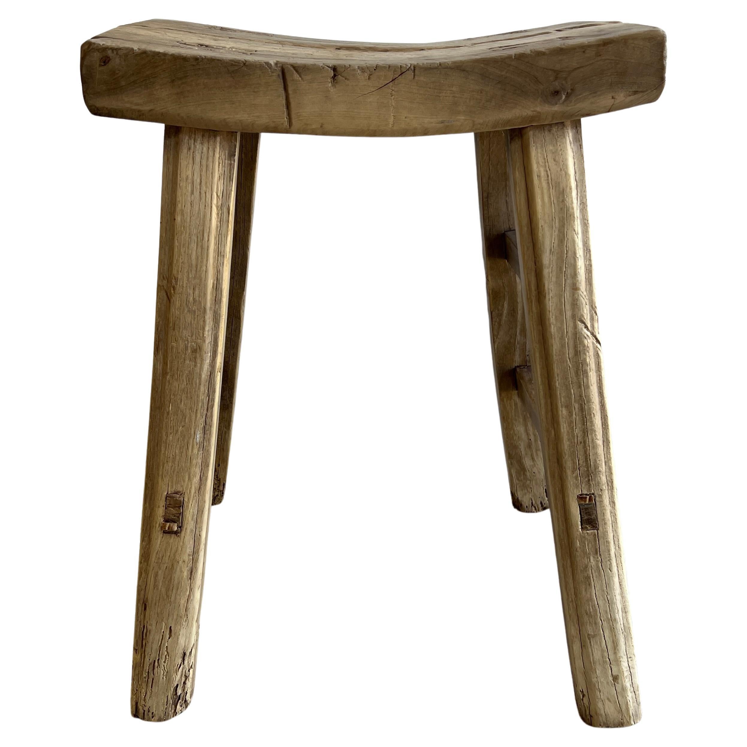 Antiker Vintage-Hocker aus Ulmenholz mit geschwungenem Sitz