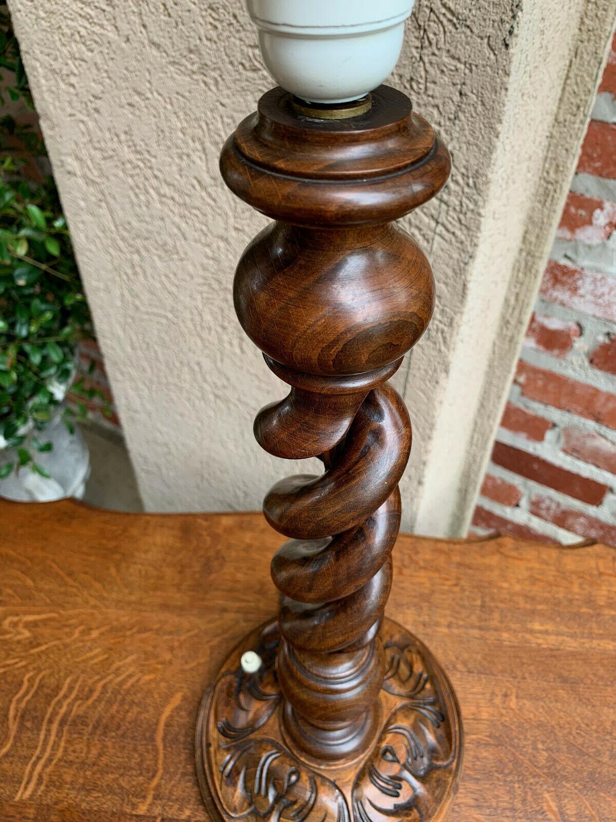 20th Century Vintage Antique English Carved Wood Open Barley Twist Desk Table Lamp Light