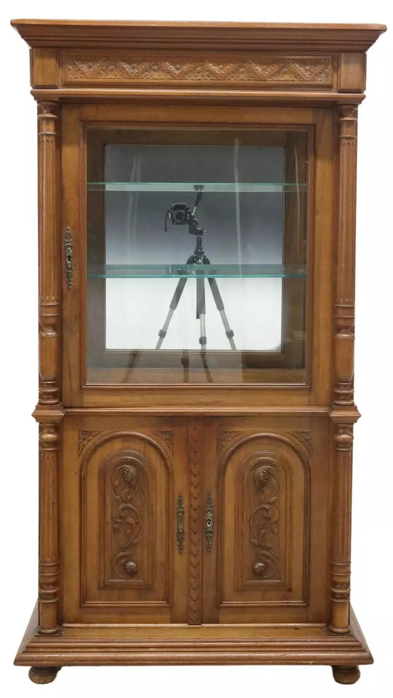 Vintage / Antique Français, Bois sculpté, Noyer, Vitrine !

 Vitrine, cabinet d'exposition, français, noyer sculpté  Vintage / Antique, 1900's, 20ème siècle !

Cette magnifique vitrine ancienne est un véritable bijou pour tout collectionneur de