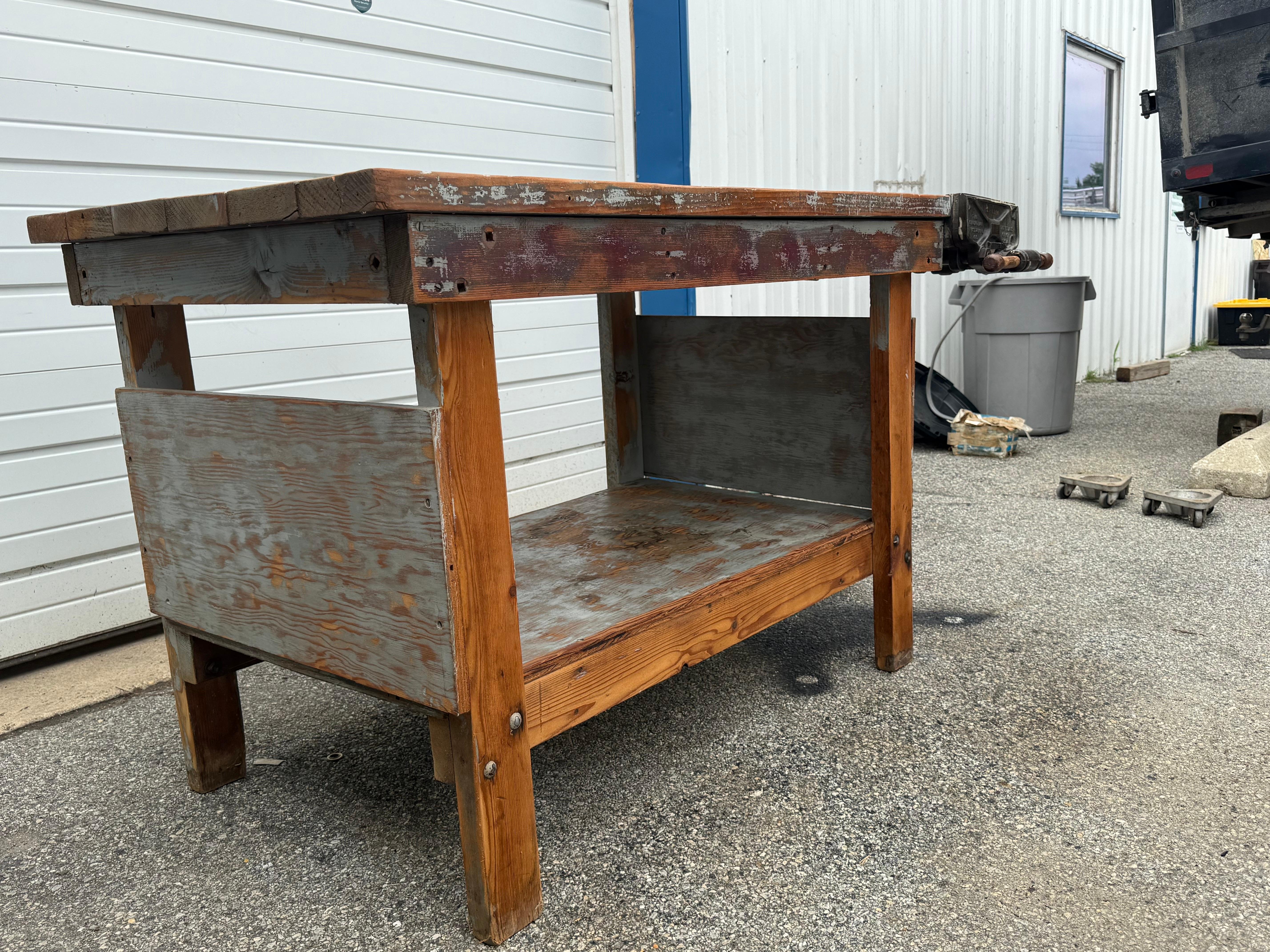 Vintage/Antique Mesa de cocina industrial primitiva, Circa 1940s Madera en venta