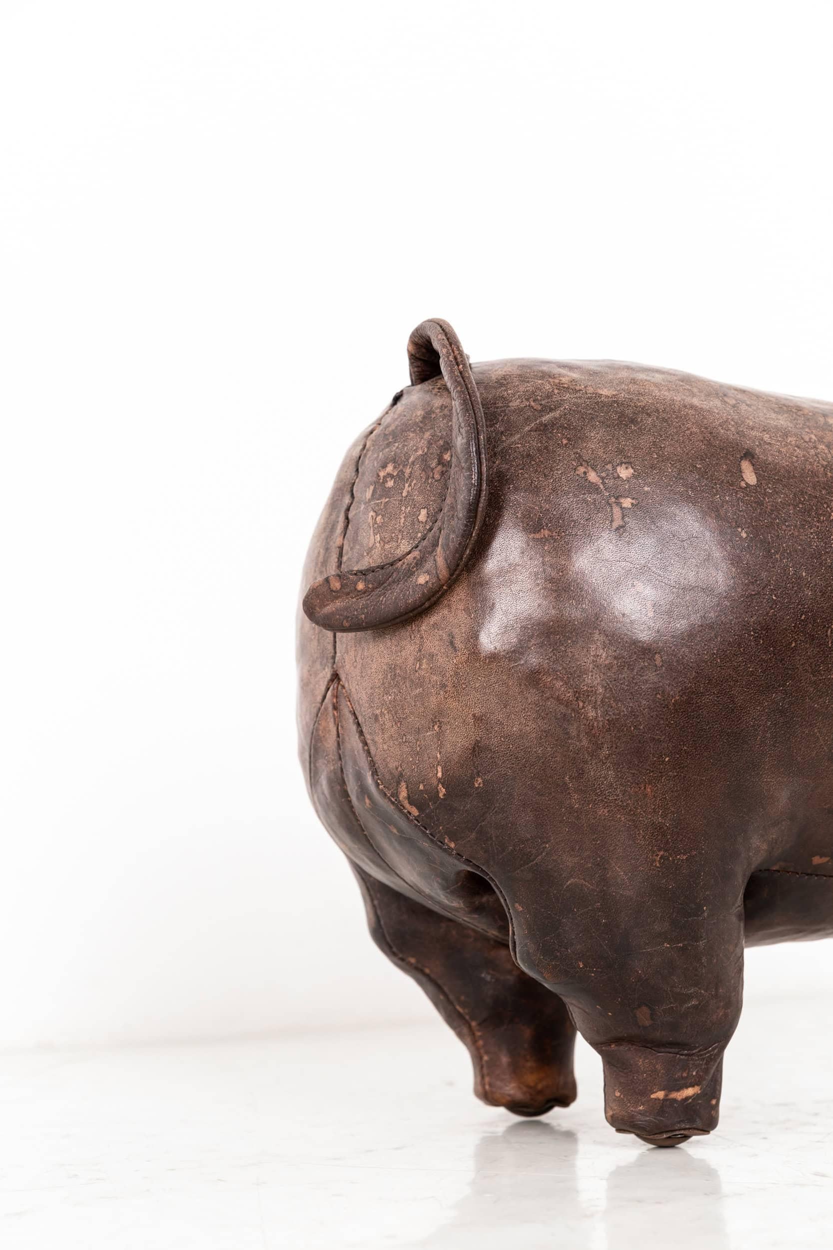 Antiker Vintage-Fußhocker Dimitri Omersa Pig Liberty London aus Leder, ca. 1950 (Englisch) im Angebot