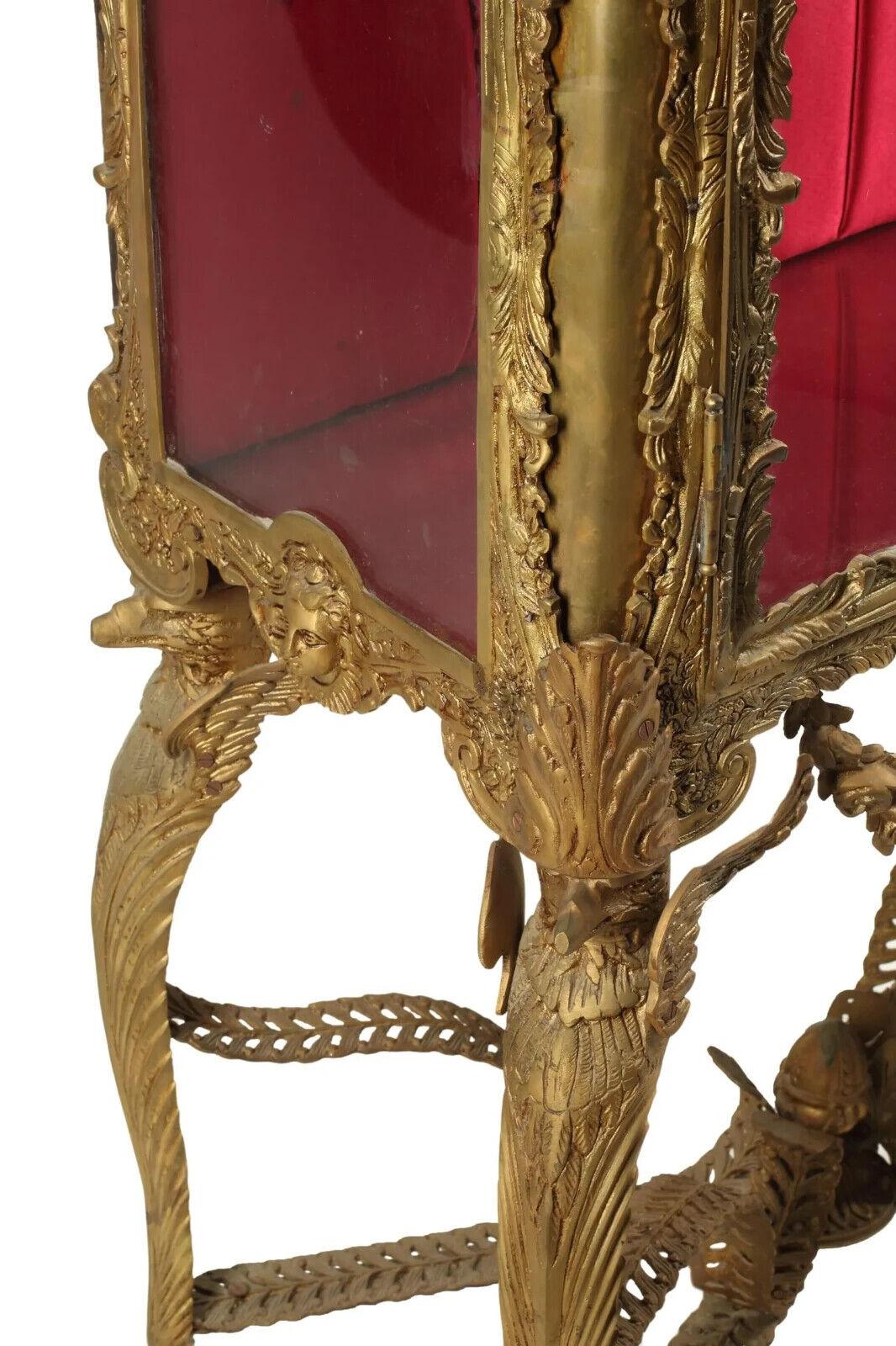 Vintage / Antique Louis XV Style, Bronze Dore, Ormolu, Display Cabinet, Vitrine In Good Condition For Sale In Austin, TX