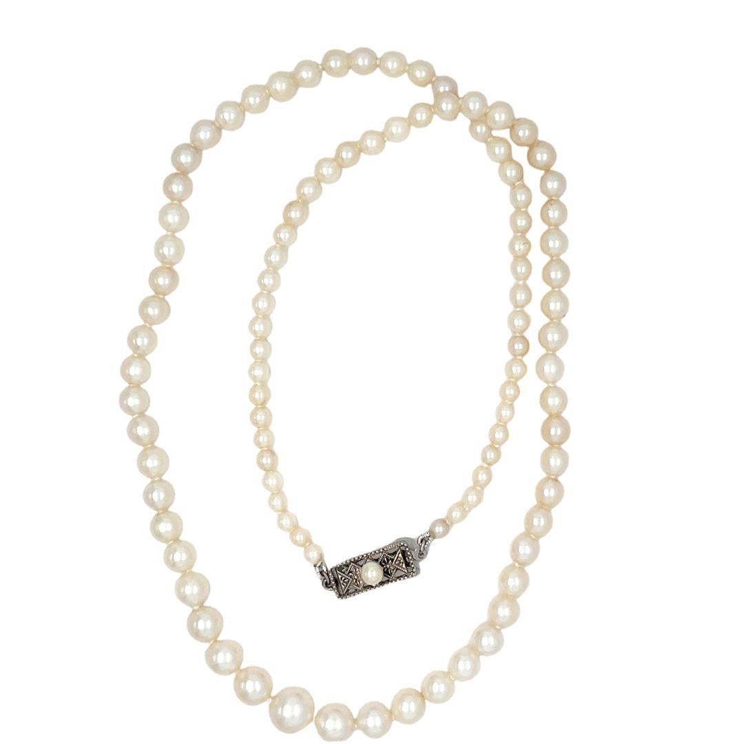 Vintage Antique Mikimoto Pearl Graduated Necklace with Original Box In Good Condition For Sale In beverly hills, CA