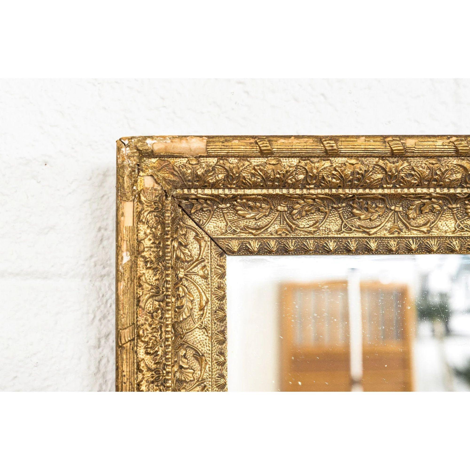 Vintage Antique Ornate Gold Decorative Hanging Wall Mirror In Good Condition For Sale In Detroit, MI
