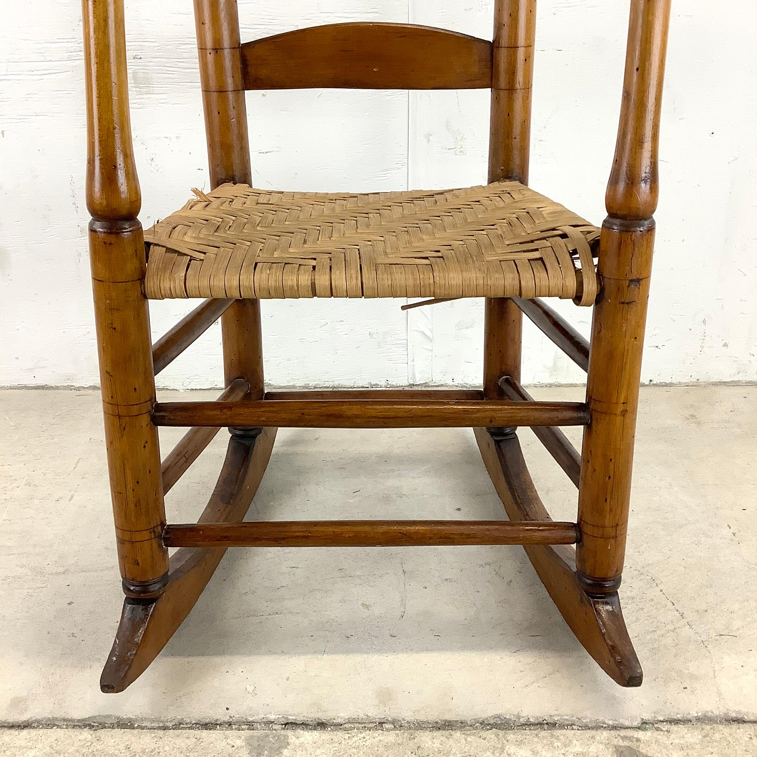 Vintage Antique Rush Seat Child Rocking Chair In Good Condition For Sale In Trenton, NJ