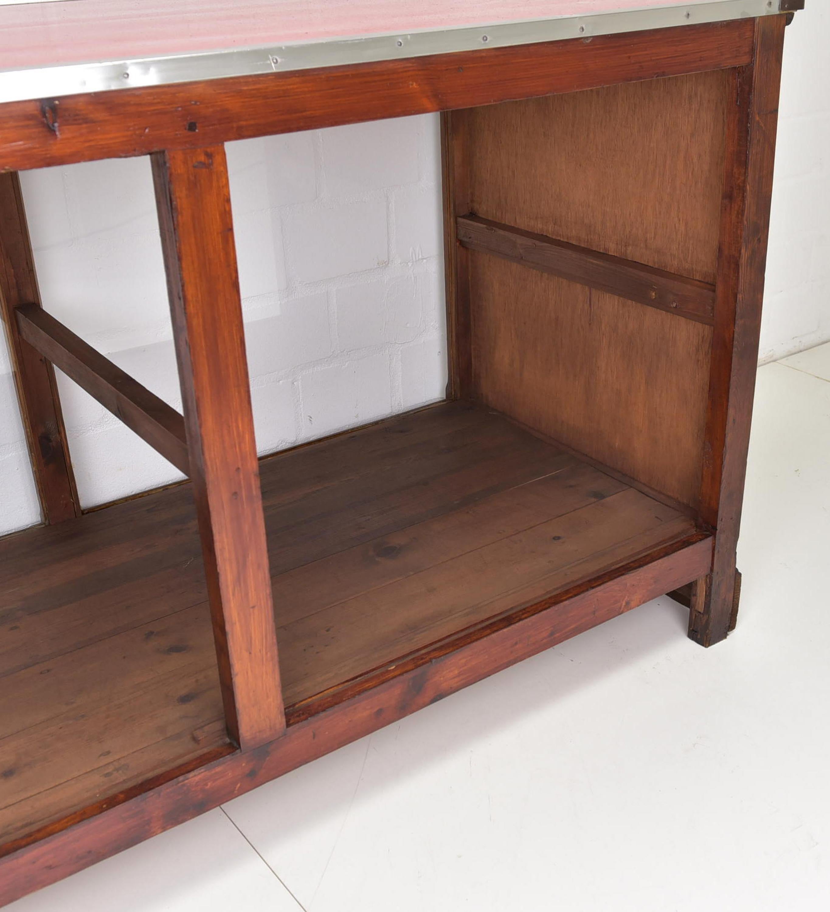 Présentoir / vitrine / comptoir de vente antique, 1940 en vente 2