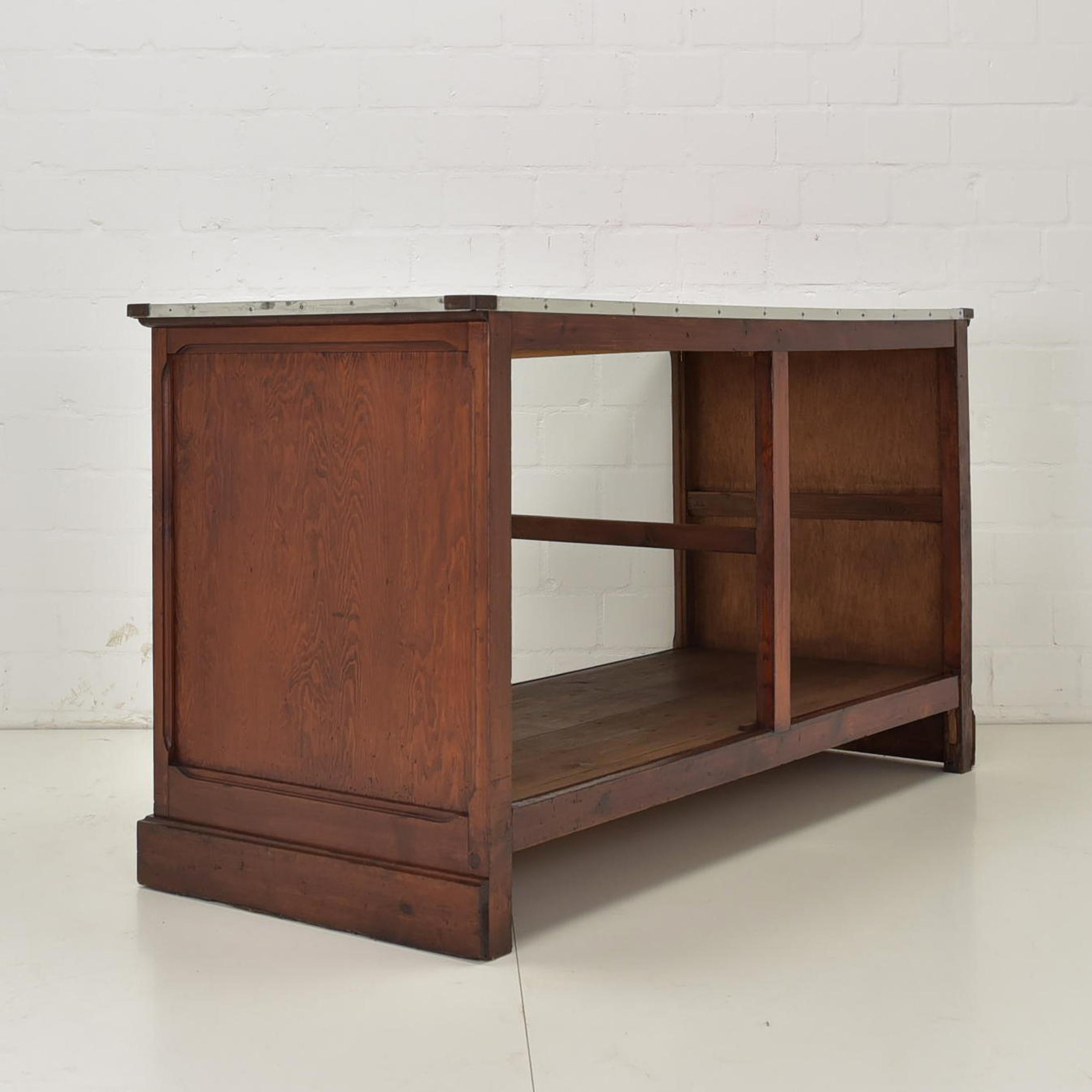 Vintage Antique Shop Display Case Counter / Display Case / Sales Counter, 1940 For Sale 7