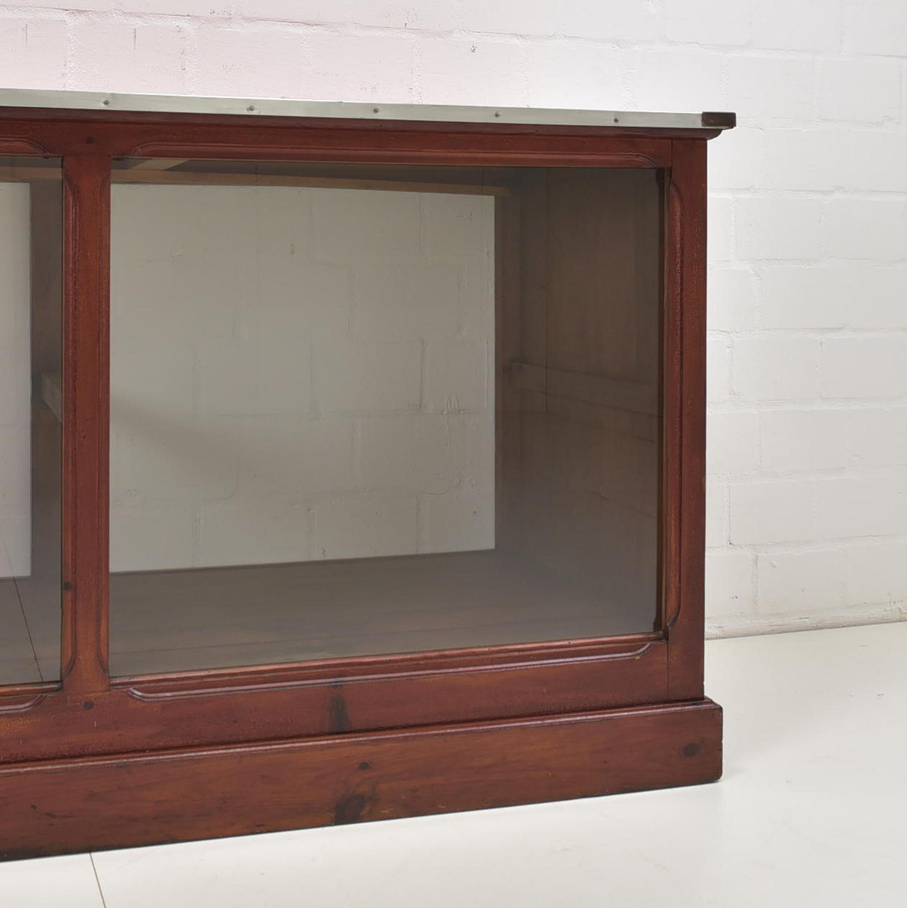 Vintage Antique Shop Display Case Counter / Display Case / Sales Counter, 1940 For Sale 1