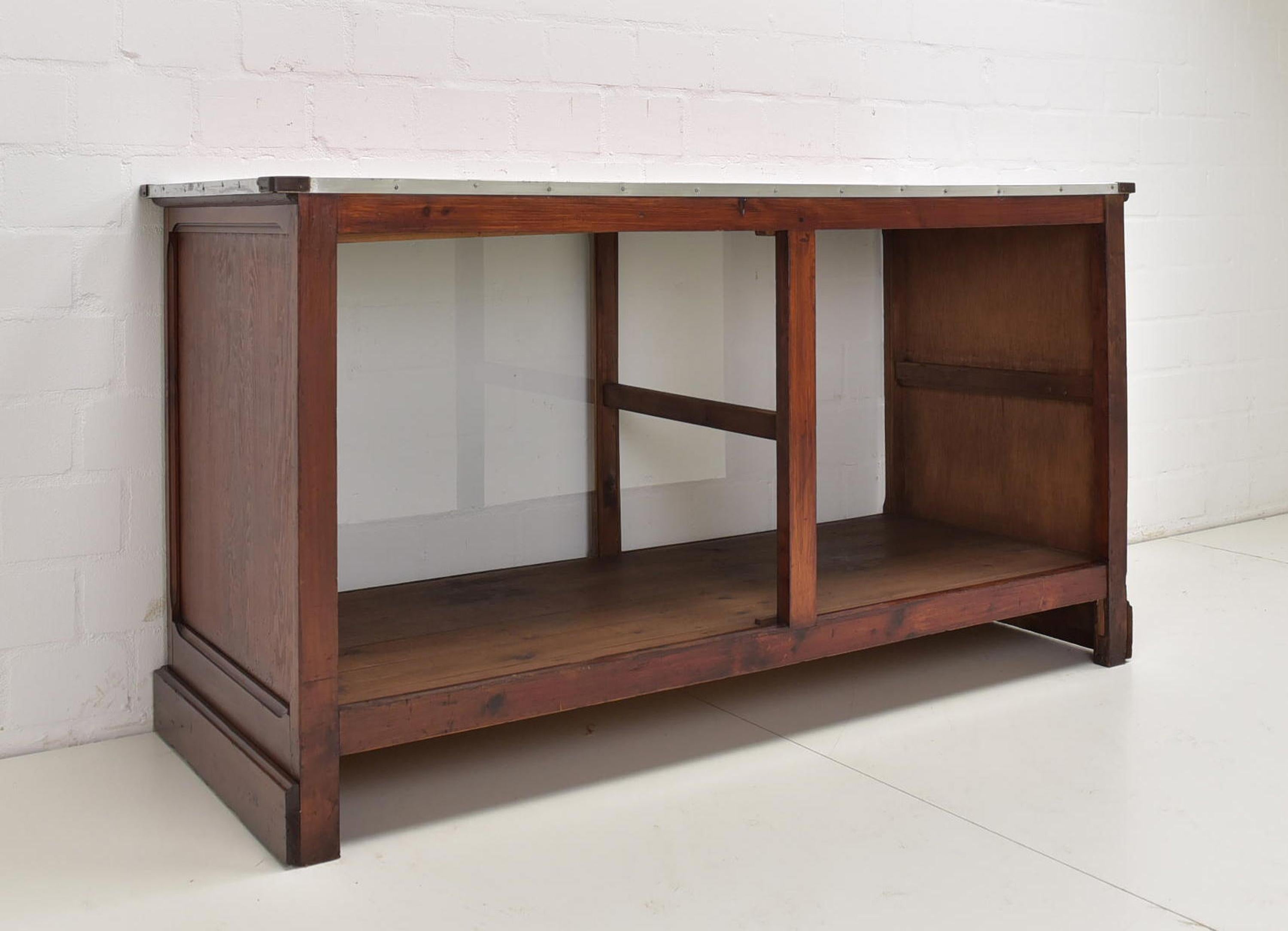 20ième siècle Présentoir / vitrine / comptoir de vente antique, 1940 en vente