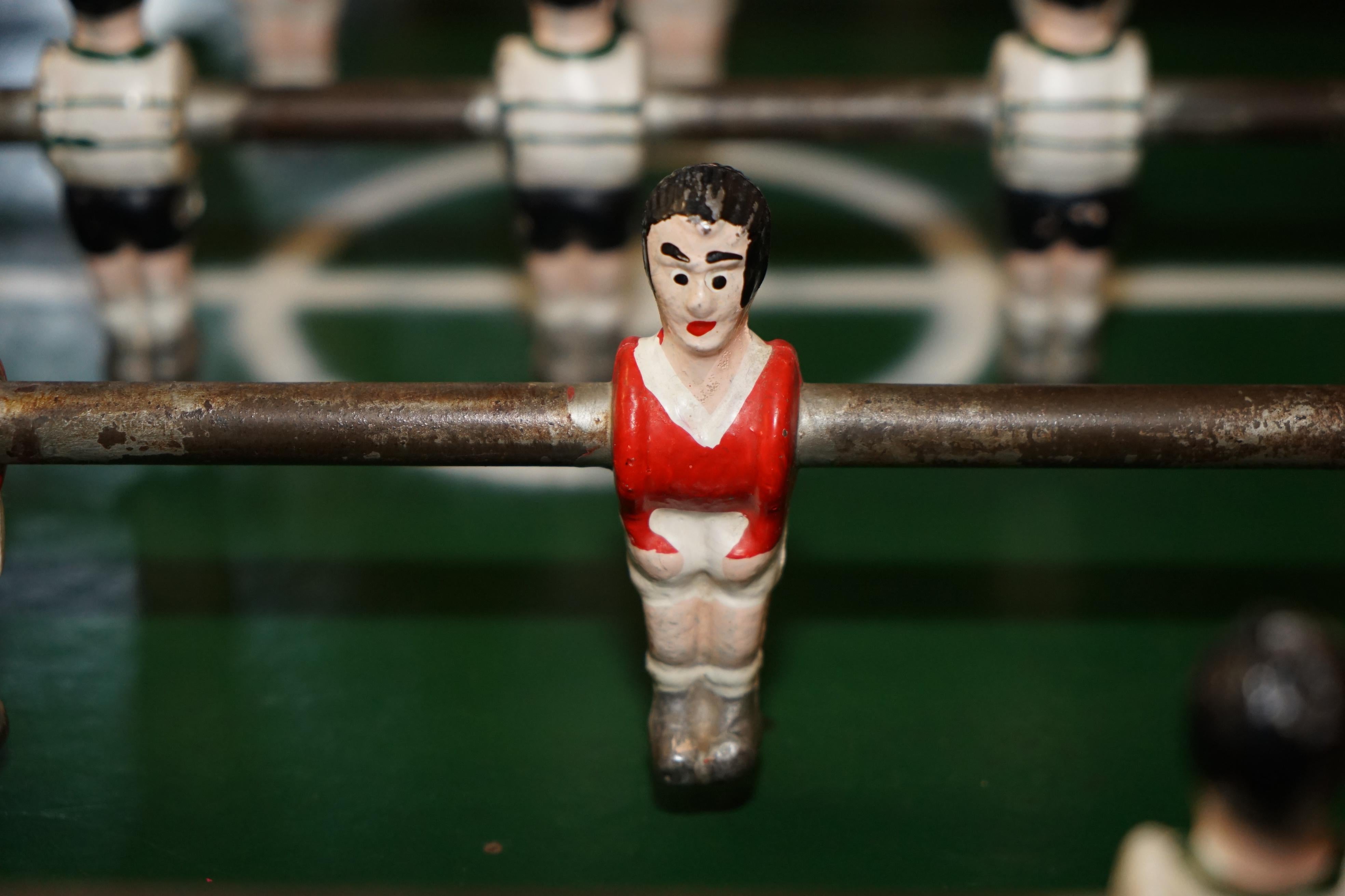 VINTAGE ANTIQUE  Style FRENCH FOOTBALL TABLE HAND PAINTED FIGUREs im Angebot 4