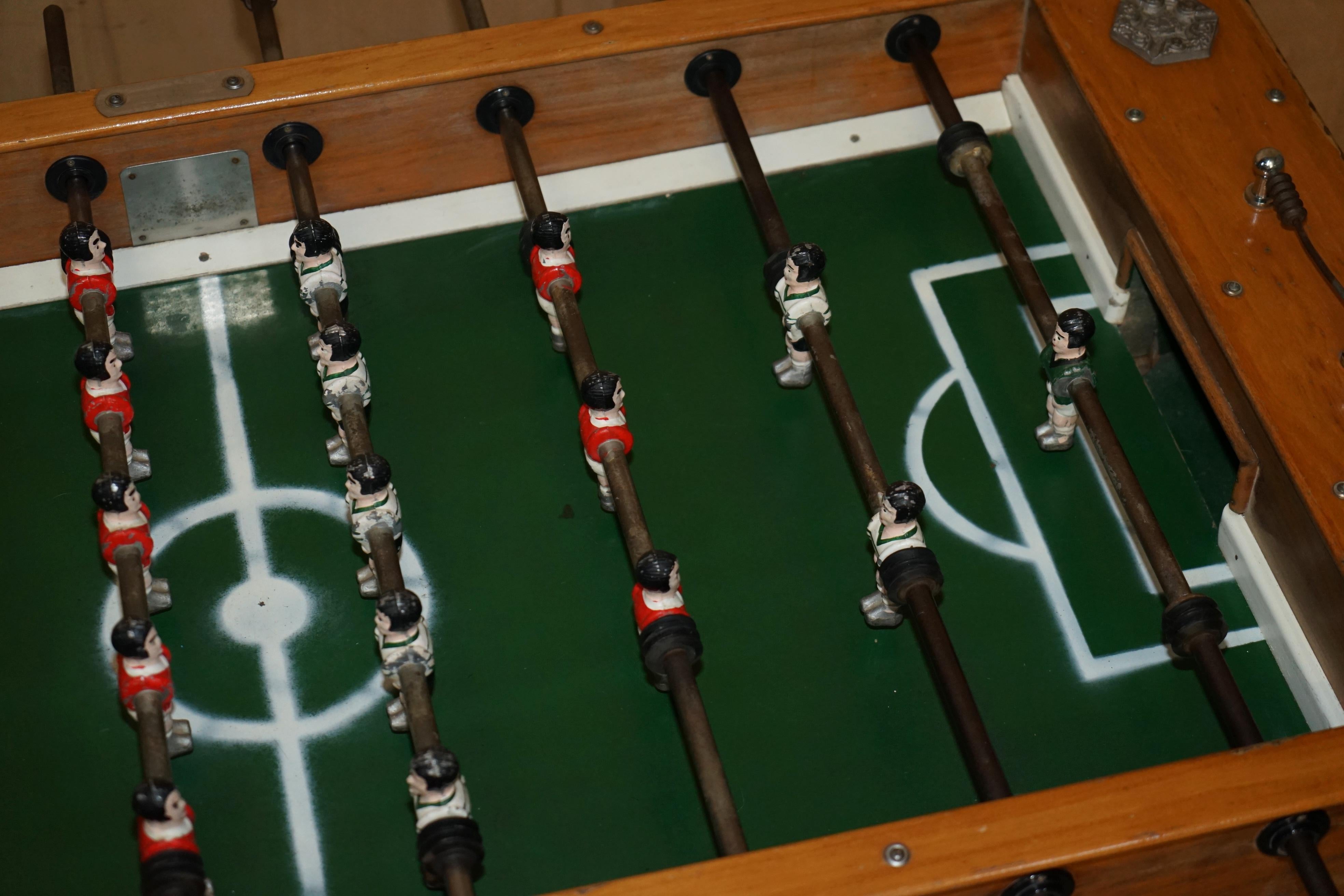 VINTAGE ANTIQUE  Style FRENCH FOOTBALL TABLE HAND PAINTED FIGUREs im Angebot 8