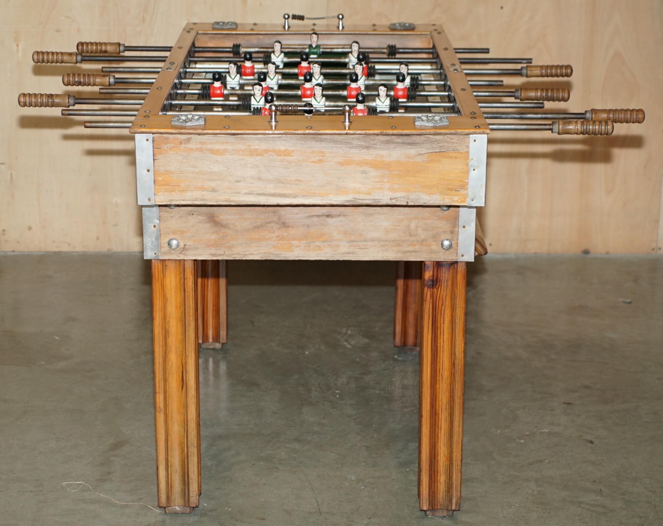 VINTAGE ANTIQUE  Style FRENCH FOOTBALL TABLE HAND PAINTED FIGUREs im Angebot 9