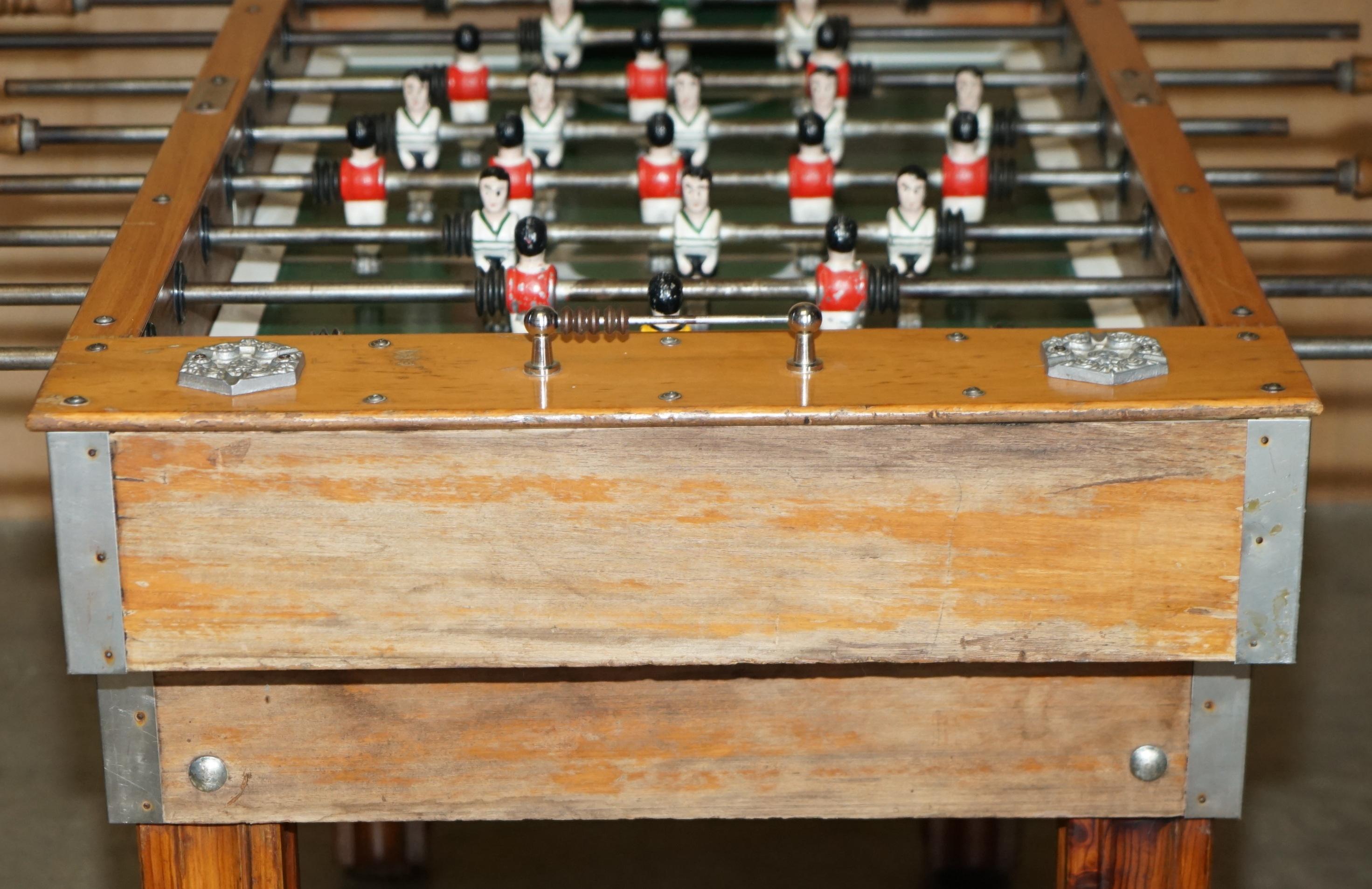 VINTAGE ANTIQUE  Style FRENCH FOOTBALL TABLE HAND PAINTED FIGUREs im Angebot 10
