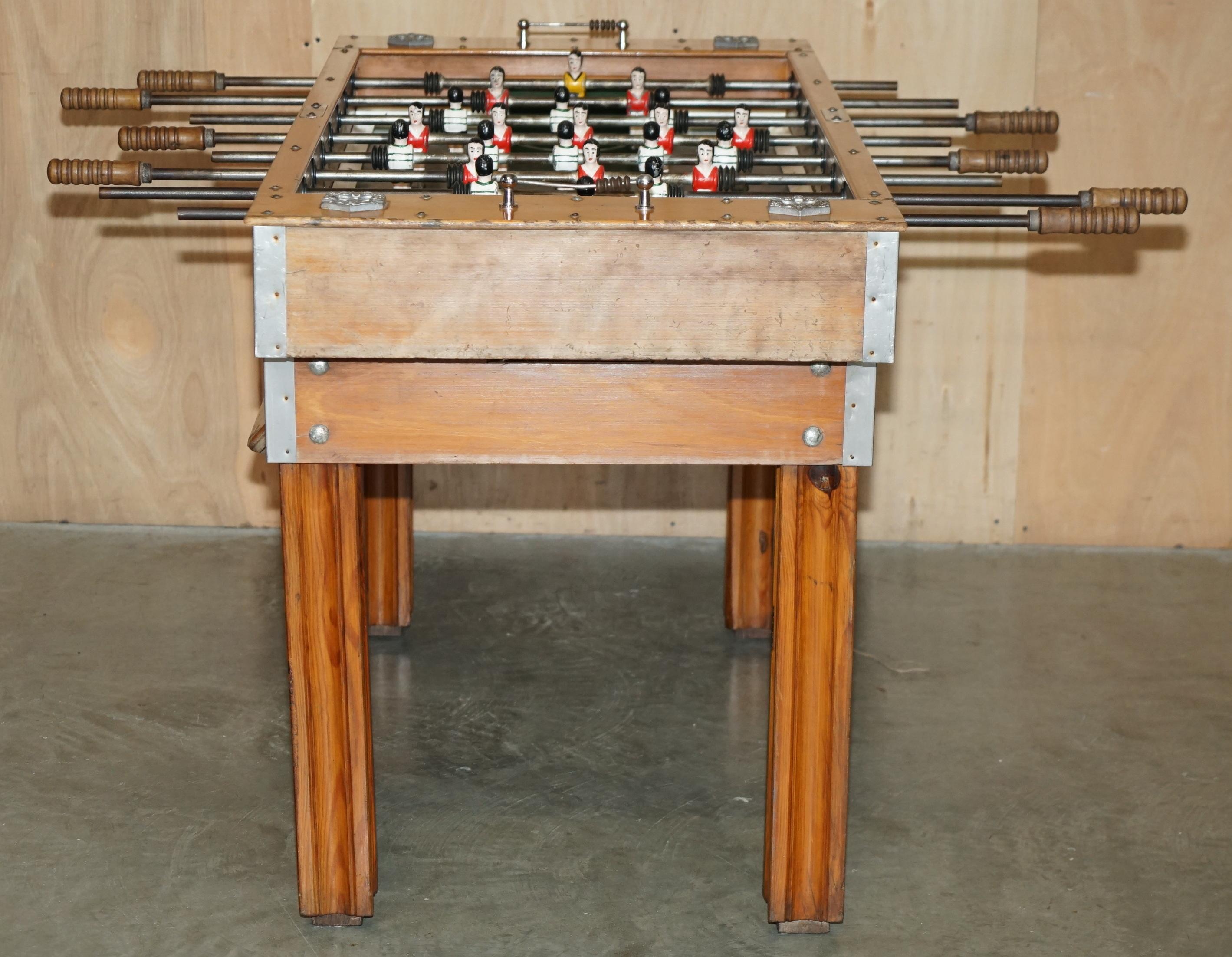 VINTAGE ANTIQUE  Style FRENCH FOOTBALL TABLE HAND PAINTED FIGUREs im Angebot 12