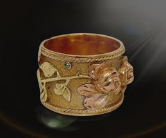 Vintage & Antique Yellow Gold Band Ring with Beautifully Handmade Flowers