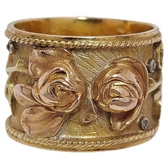 Vintage 
Antique Yellow Gold Band Ring with Beautifully Handmade Flowers