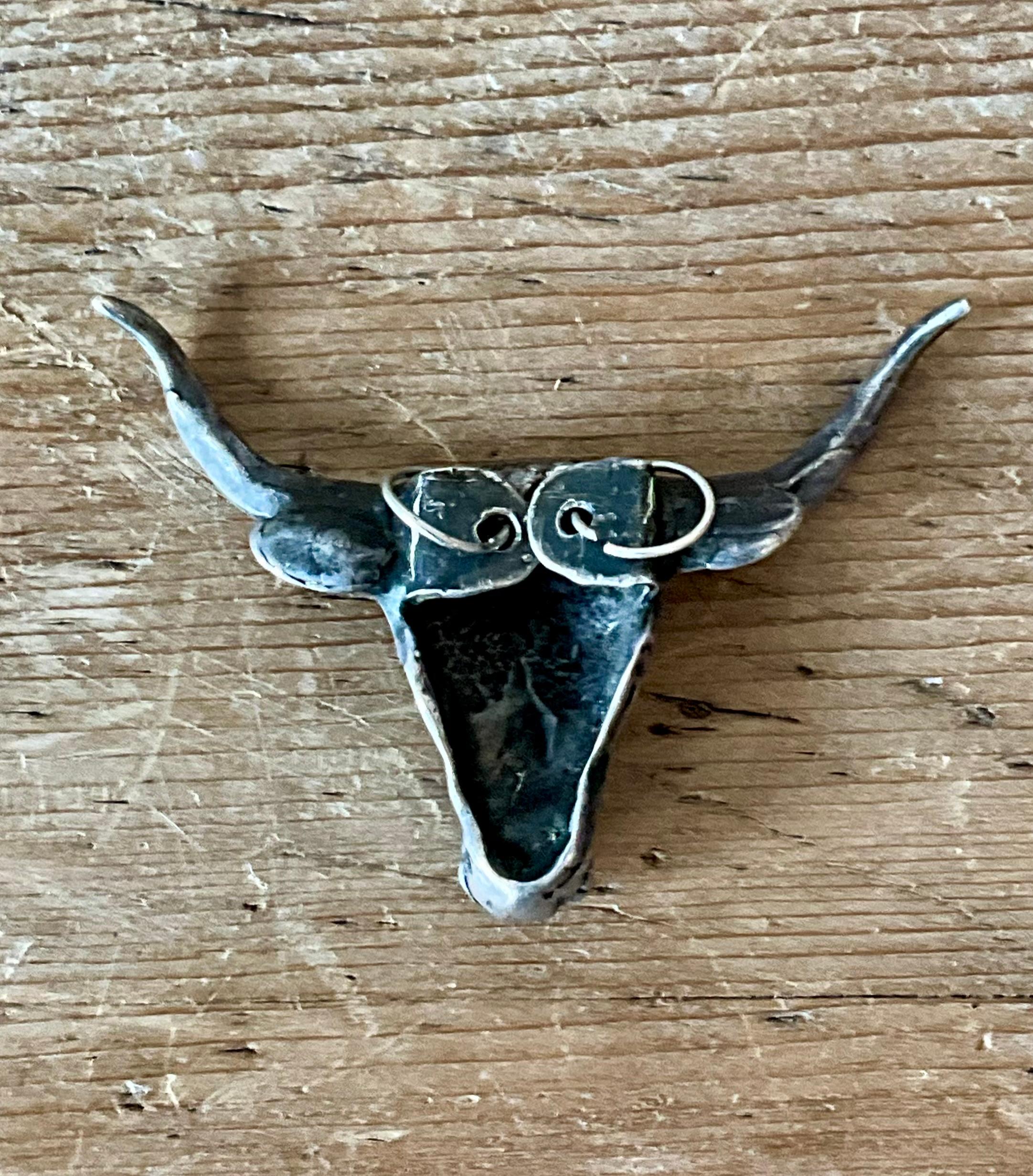 Ciondolo a forma di testa di cervo in argento anticato vintage in vendita 3