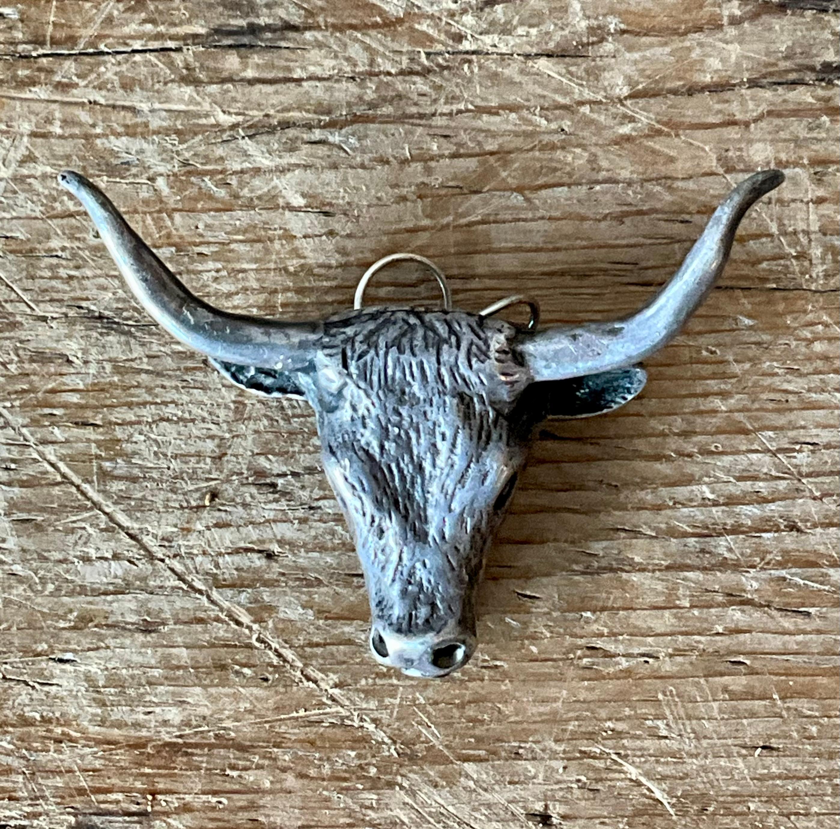 Ciondolo a forma di testa di cervo in argento anticato vintage in vendita 4