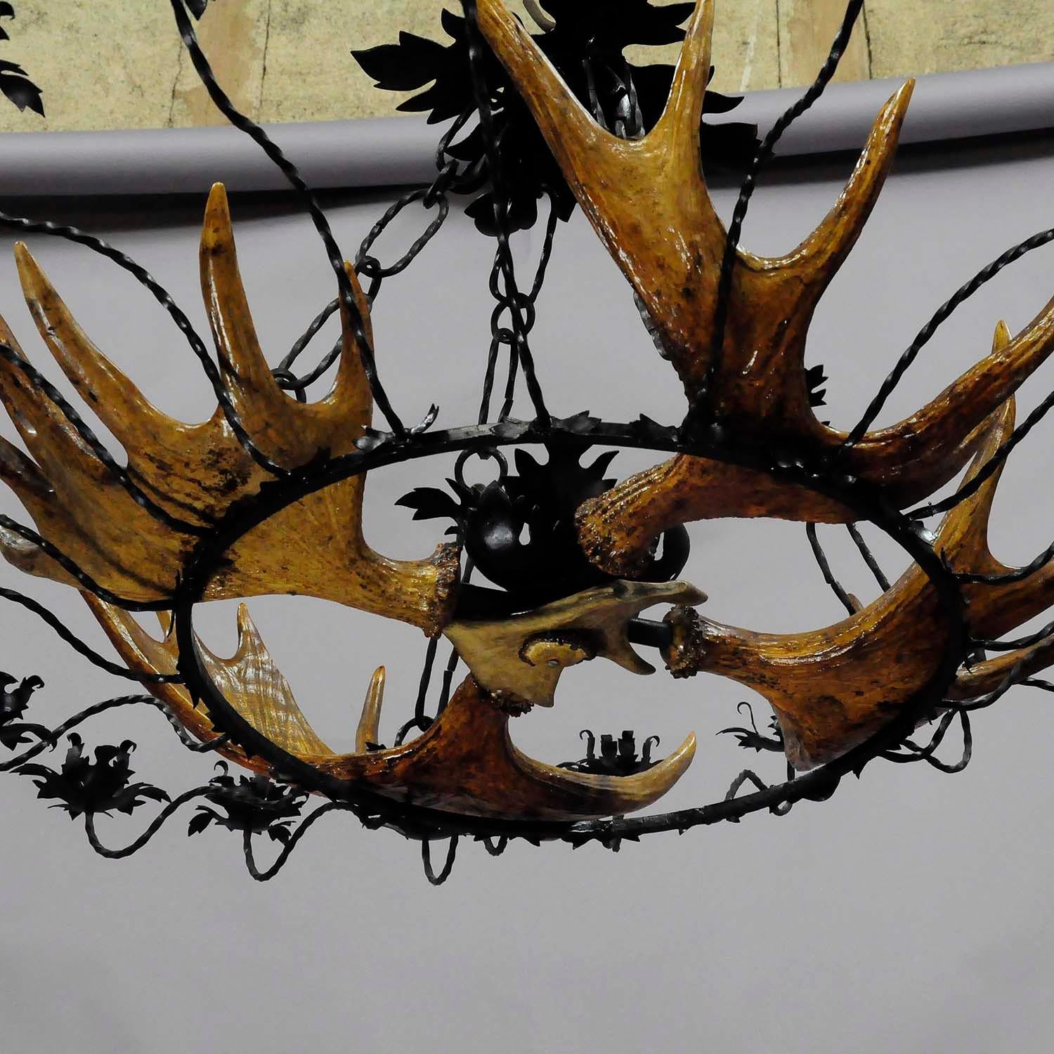 Vintage Antler Chandelier with Forged Iron Suspension For Sale 1