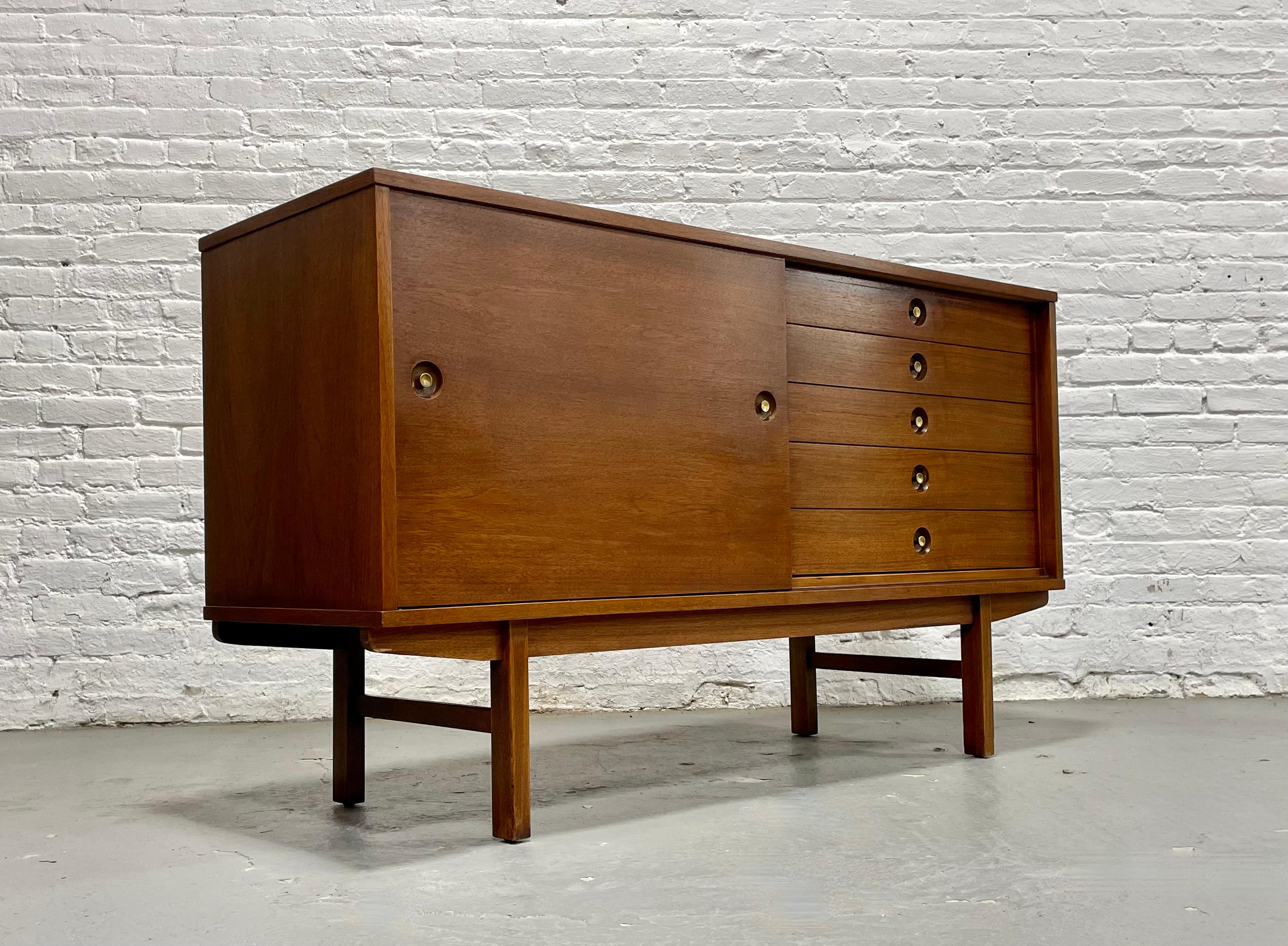 VINTAGE CREDENZA MODERNA DE MEDIO SIGLO, c. 1960 en venta 8