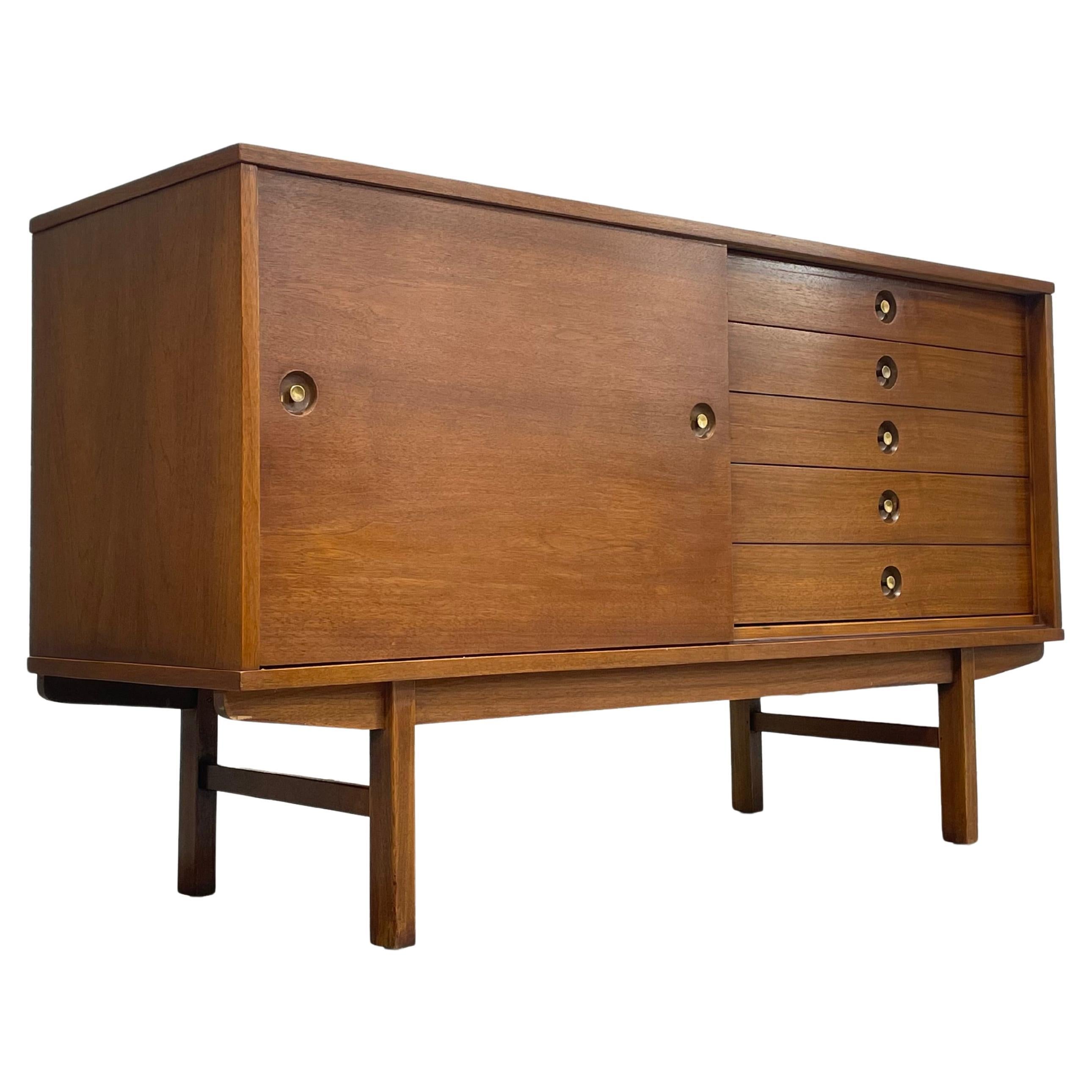 Appartamento d'epoca di dimensioni medie MODERNE CREDENZA, anni '60 ca.