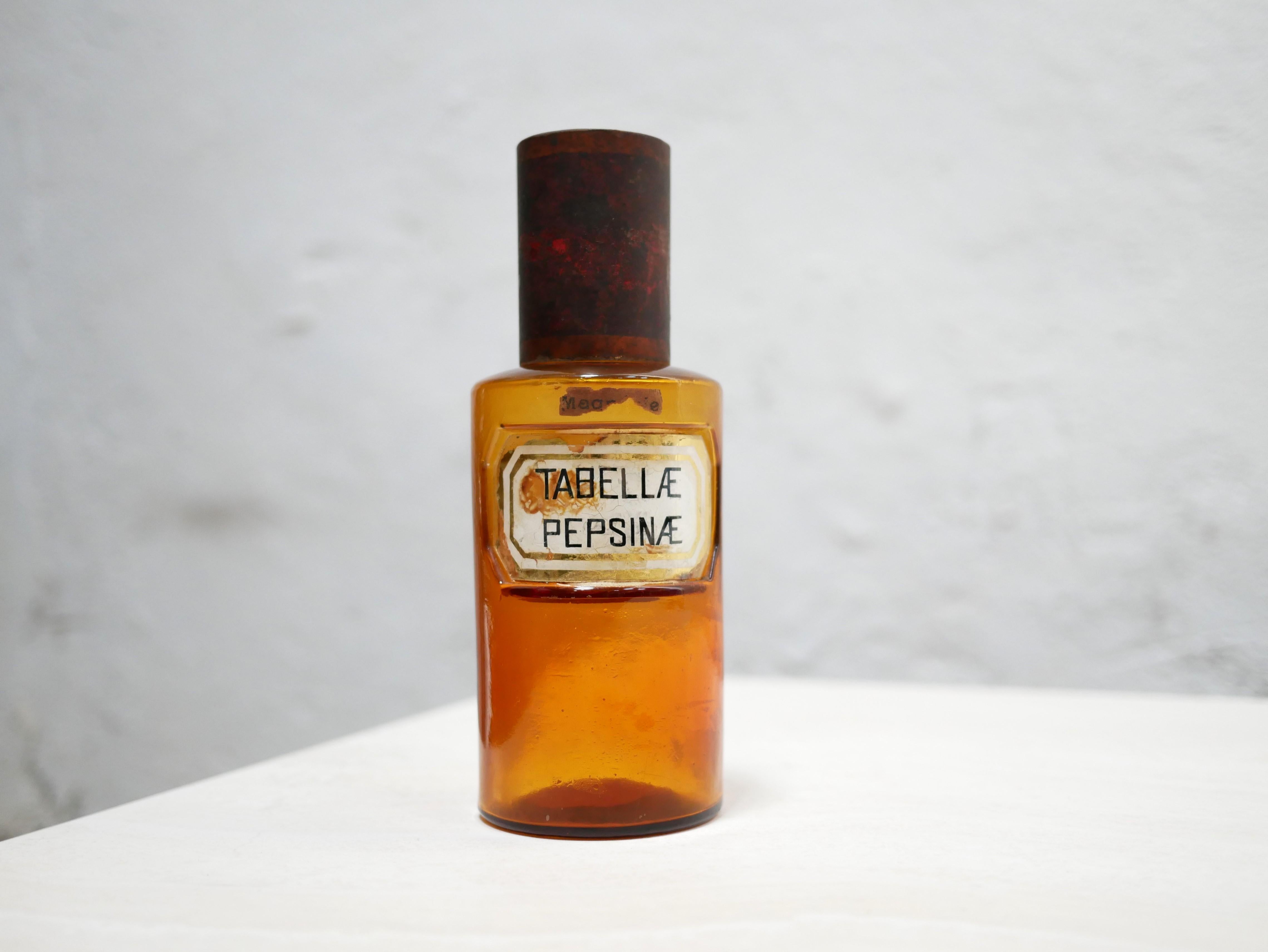 Vintage apothecary bottle In Good Condition In AIGNAN, FR
