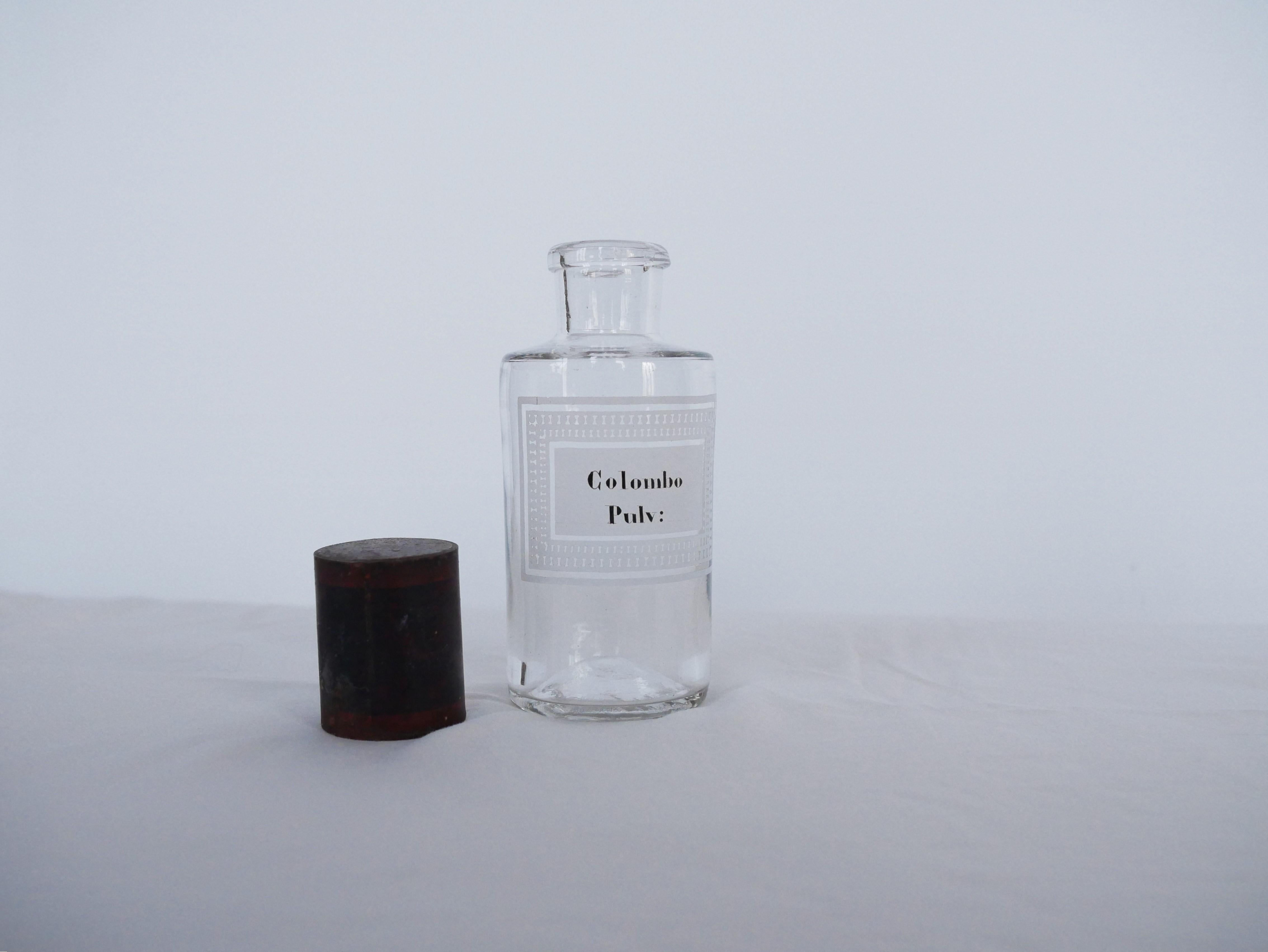 Vintage apothecary bottle In Good Condition For Sale In AIGNAN, FR
