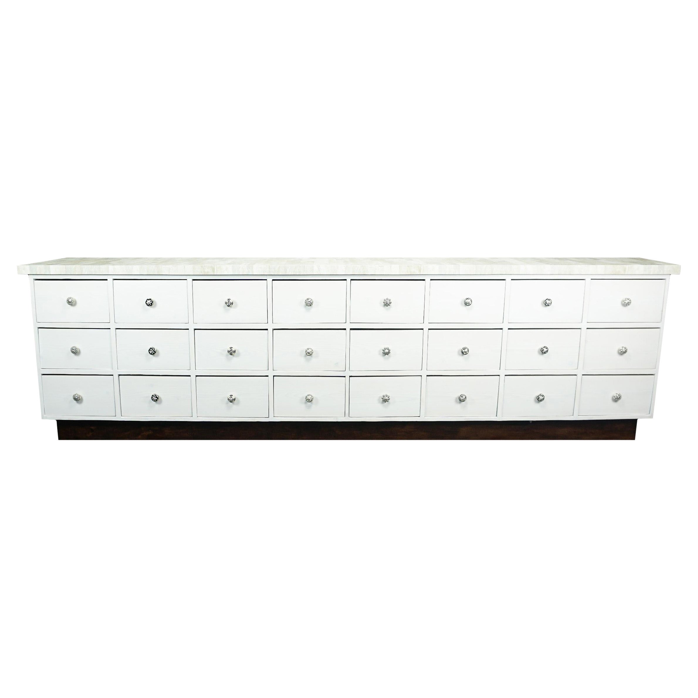 Coffre d'apothicaire vintage en vente