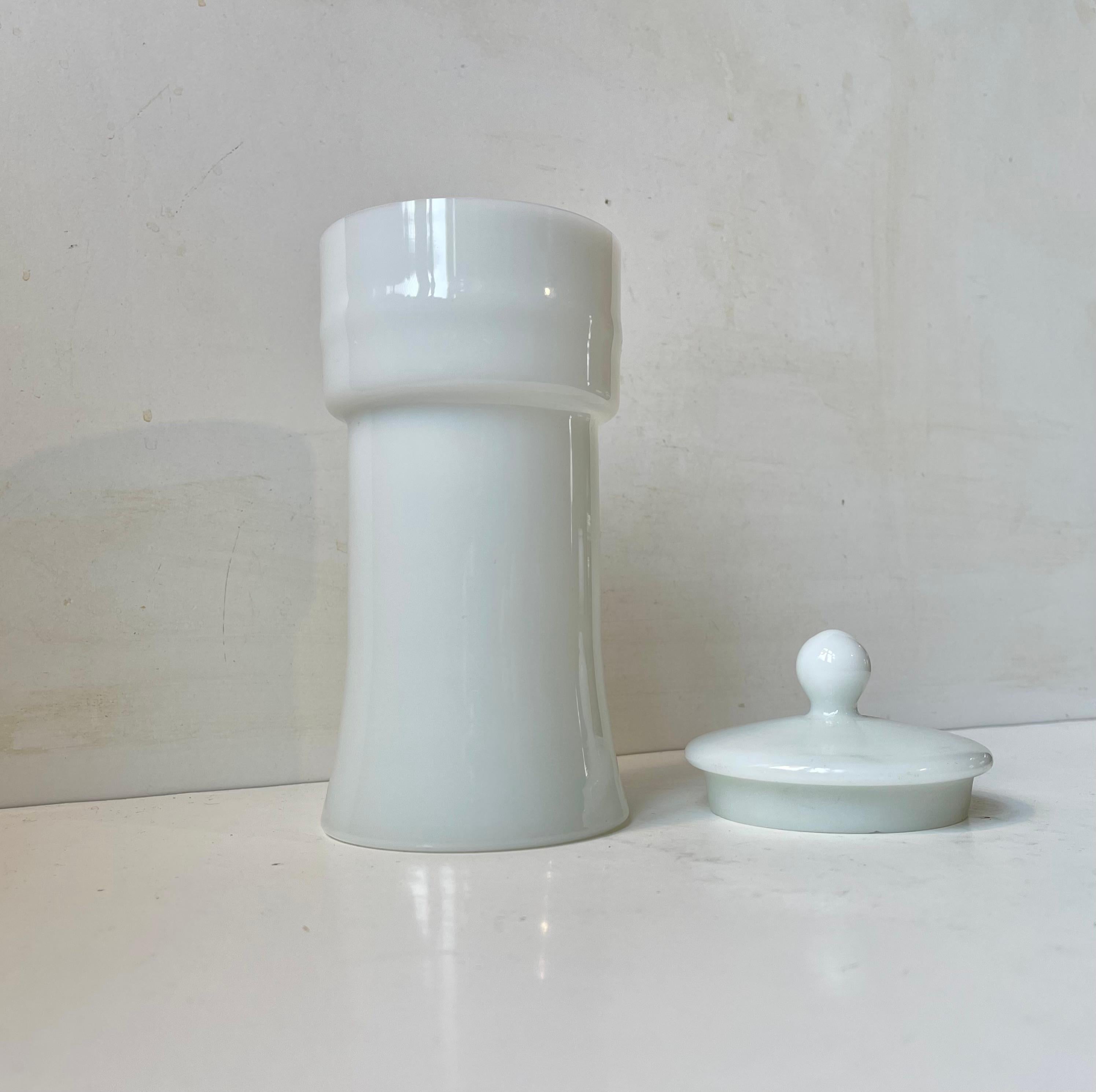 Apothekergefäß aus weißem Glas von Empoli, Italien, 1970er Jahre (Moderne der Mitte des Jahrhunderts) im Angebot