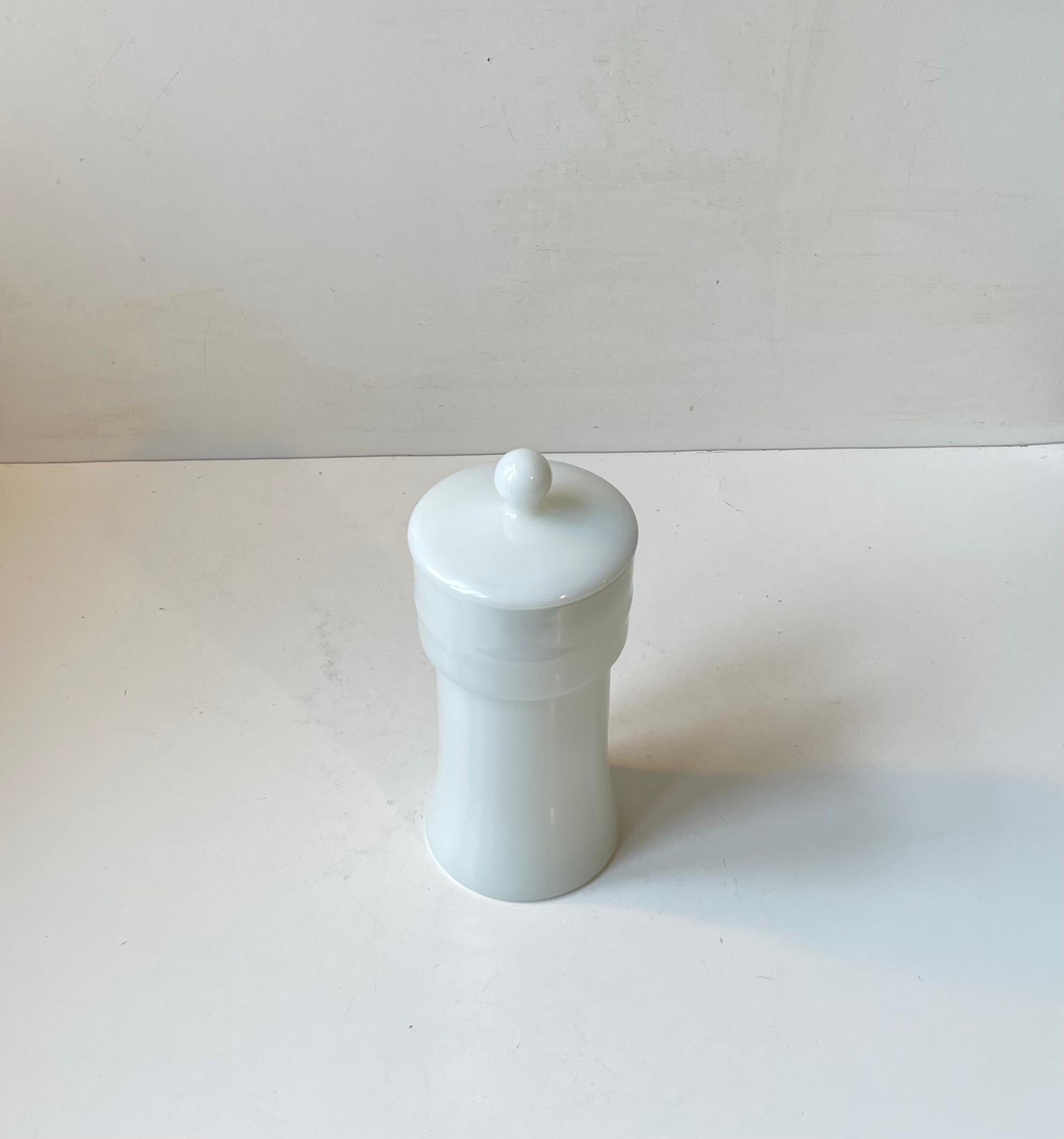 Apothekergefäß aus weißem Glas von Empoli, Italien, 1970er Jahre (Europäisch) im Angebot