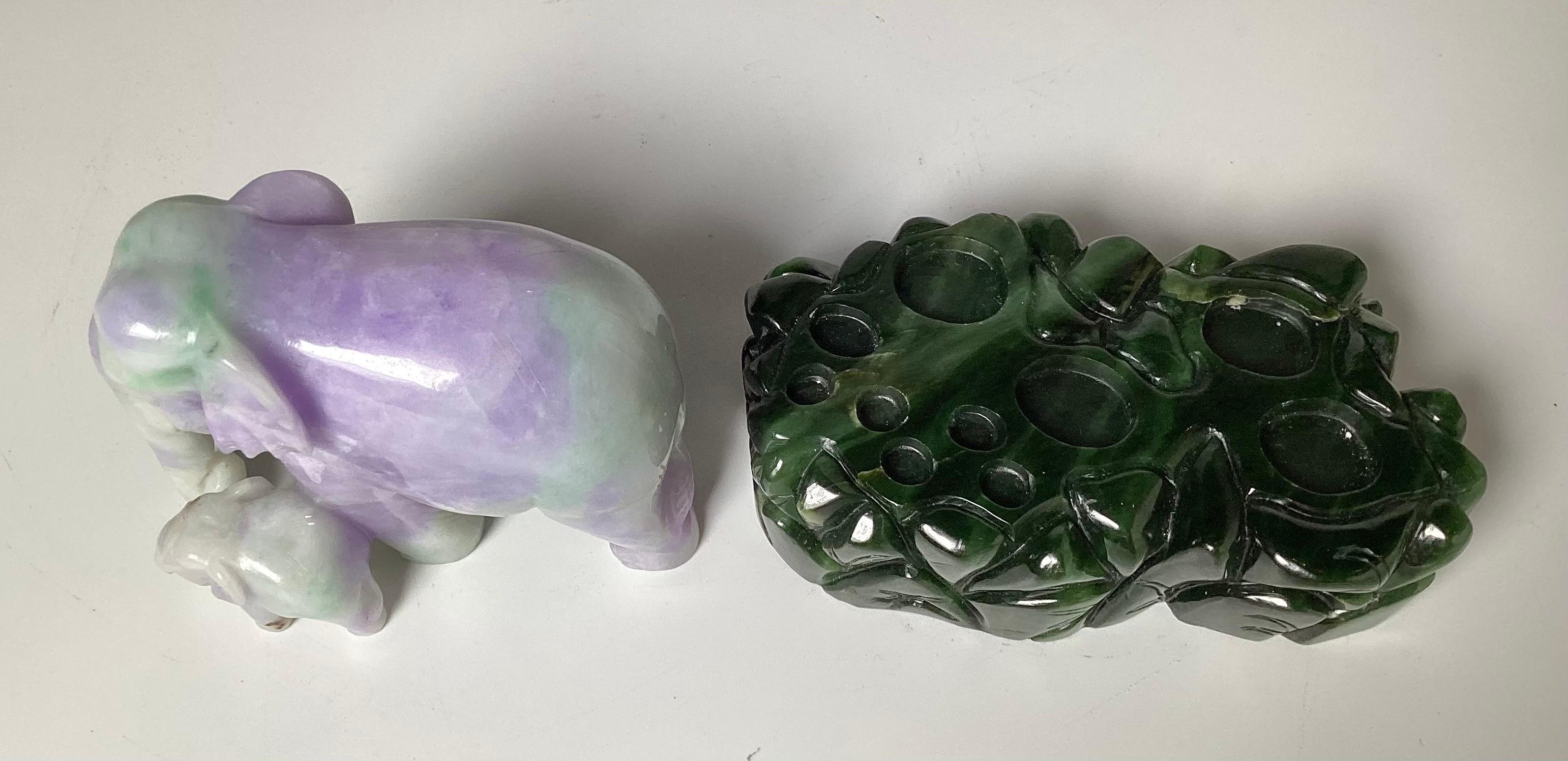 Jade Éléphant vintage sur pied en jadéite vert pomme et lavande en vente