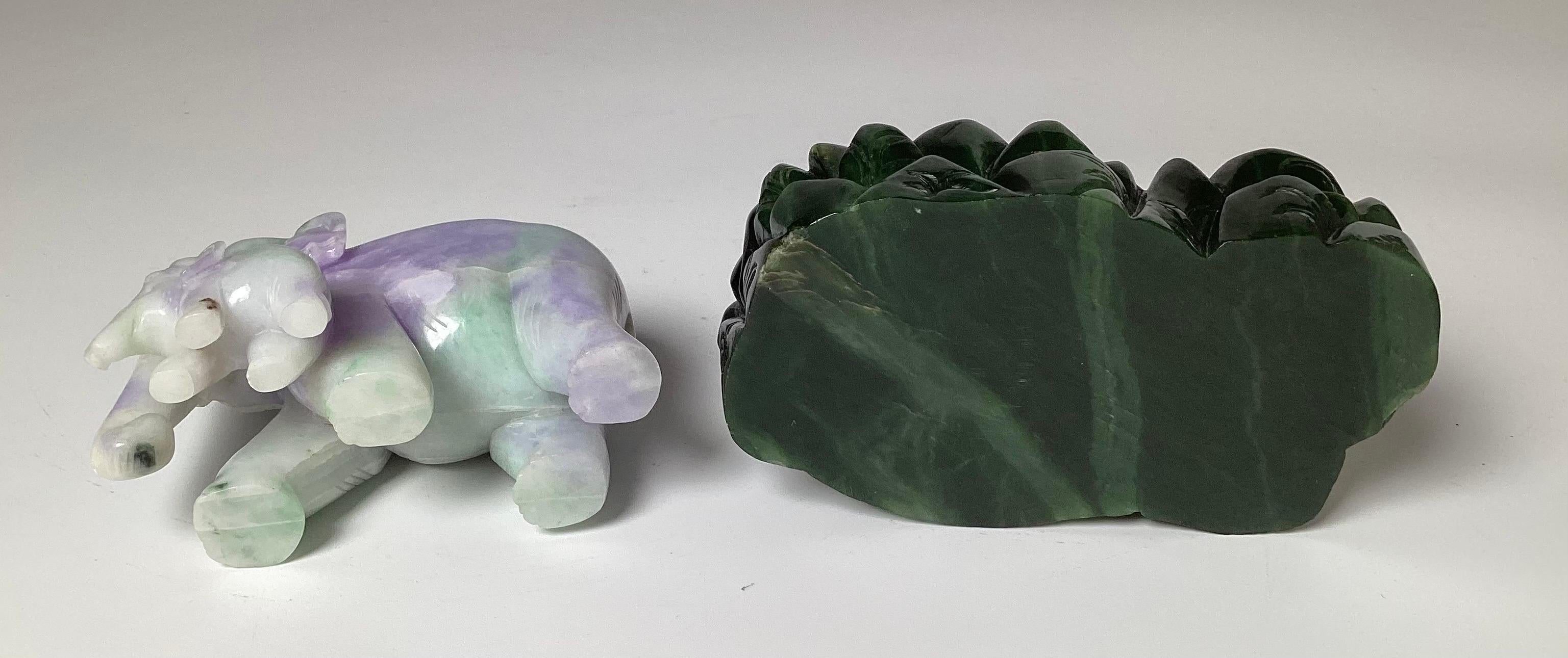 Vintage Apple Green and Lavender Jadeite Elephant on Stand For Sale 1