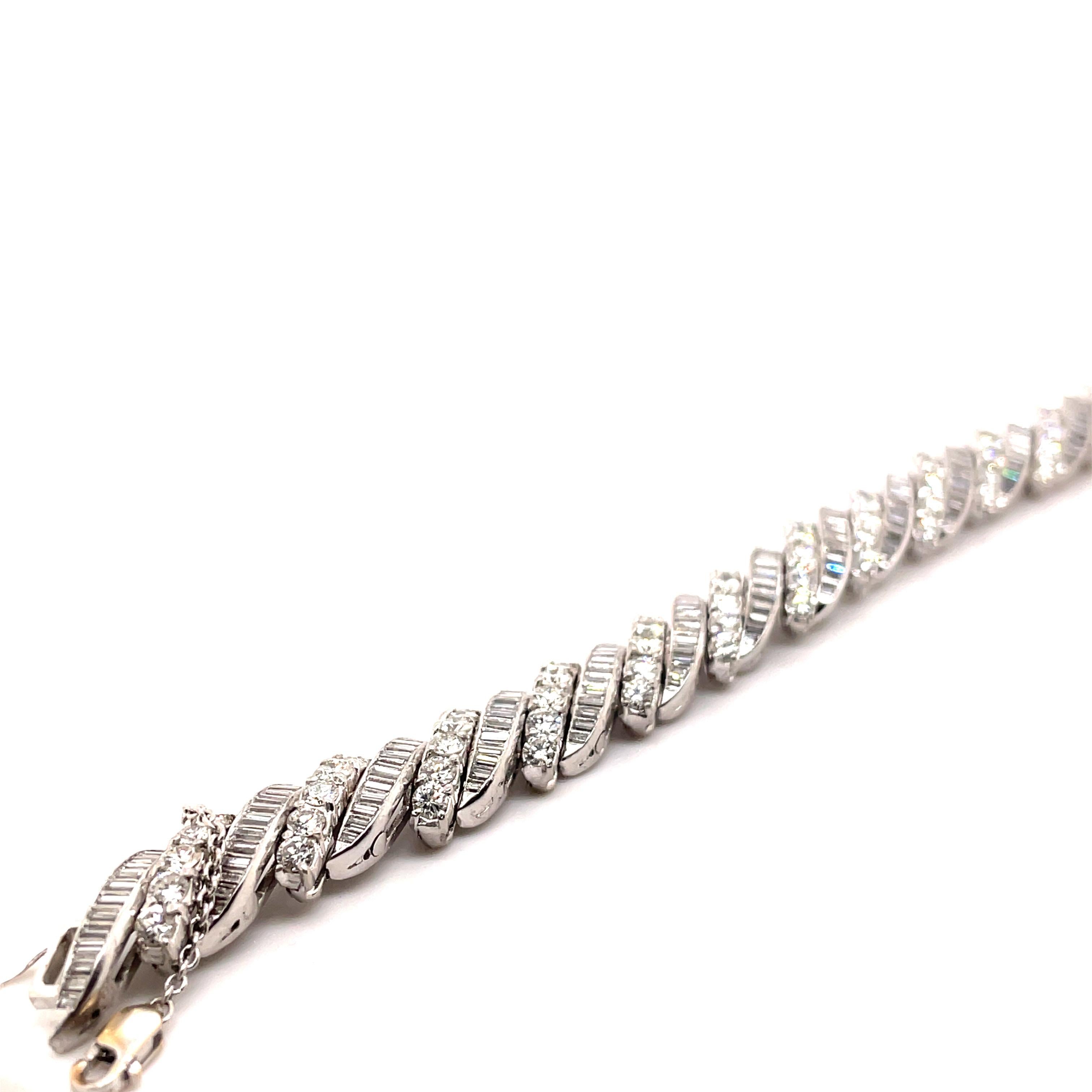 Art Deco Vintage Apx. 17.40ct Round and Baguette Diamond Bracelet Platinum For Sale