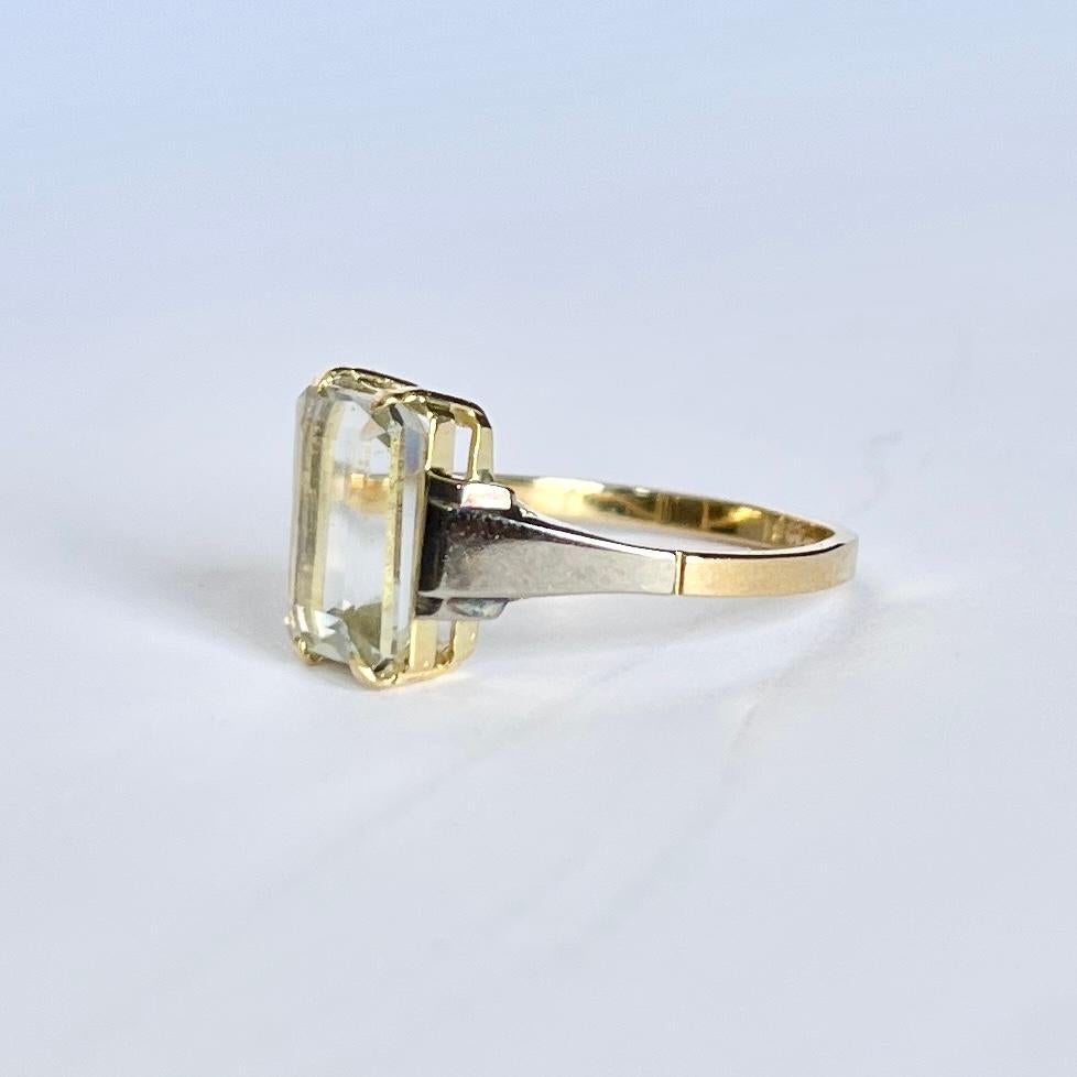 Women's Vintage Aquamarine and 18 Carat Gold Solitaire Ring For Sale