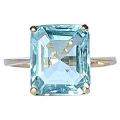 Vintage Aqua and 18 Carat Gold Solitaire Ring