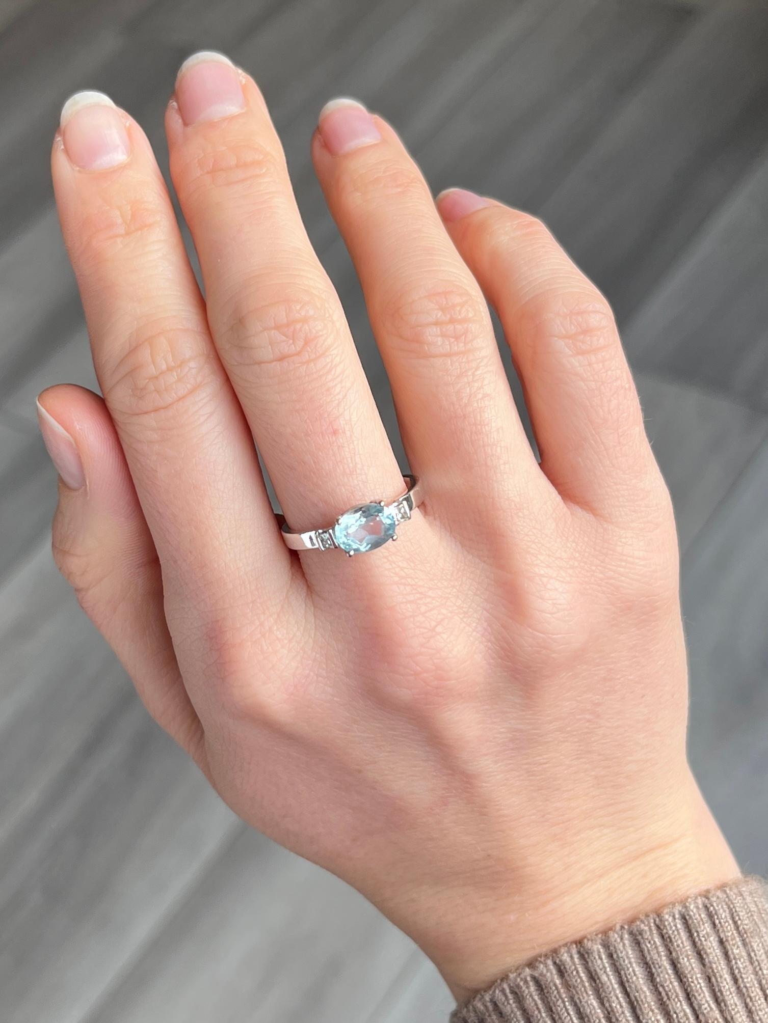 Oval Cut Vintage Aqua and 18 Carat White Gold Solitaire Ring For Sale