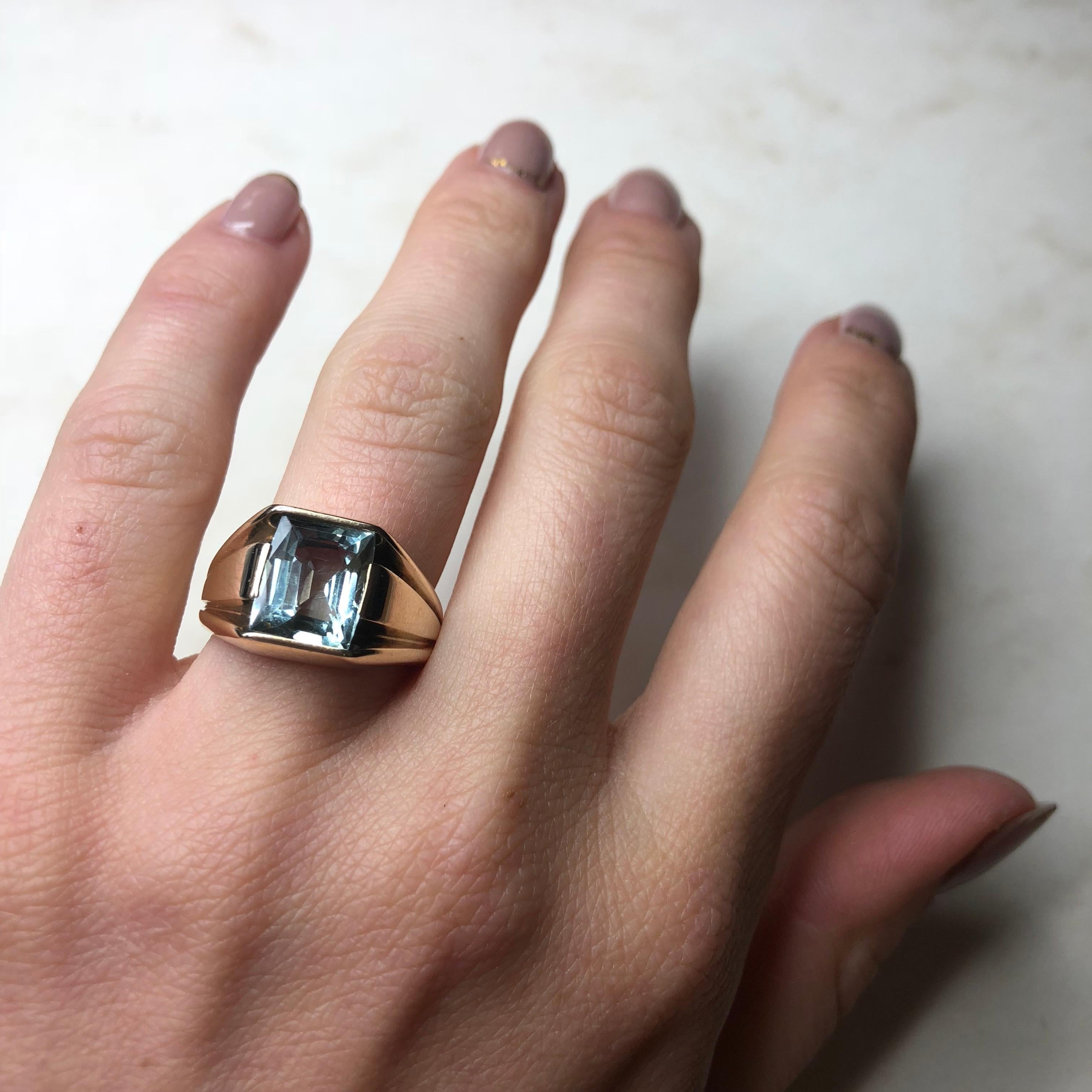 Women's or Men's Vintage Aqua and 9 Carat Gold Ring