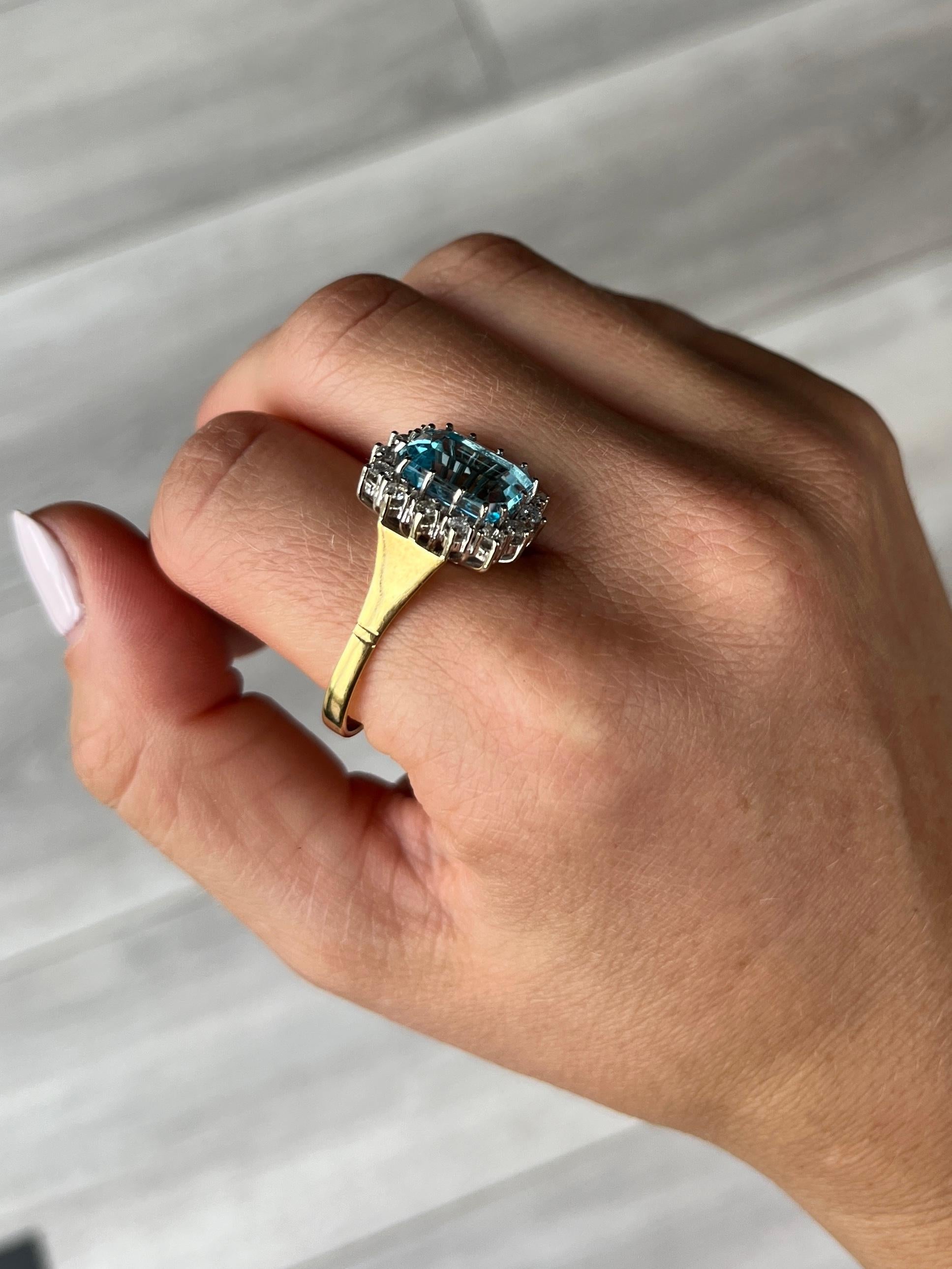 Vintage-Cluster-Ring aus 18 Karat Gold und Platin mit Aqua und Diamanten im Zustand „Gut“ im Angebot in Chipping Campden, GB