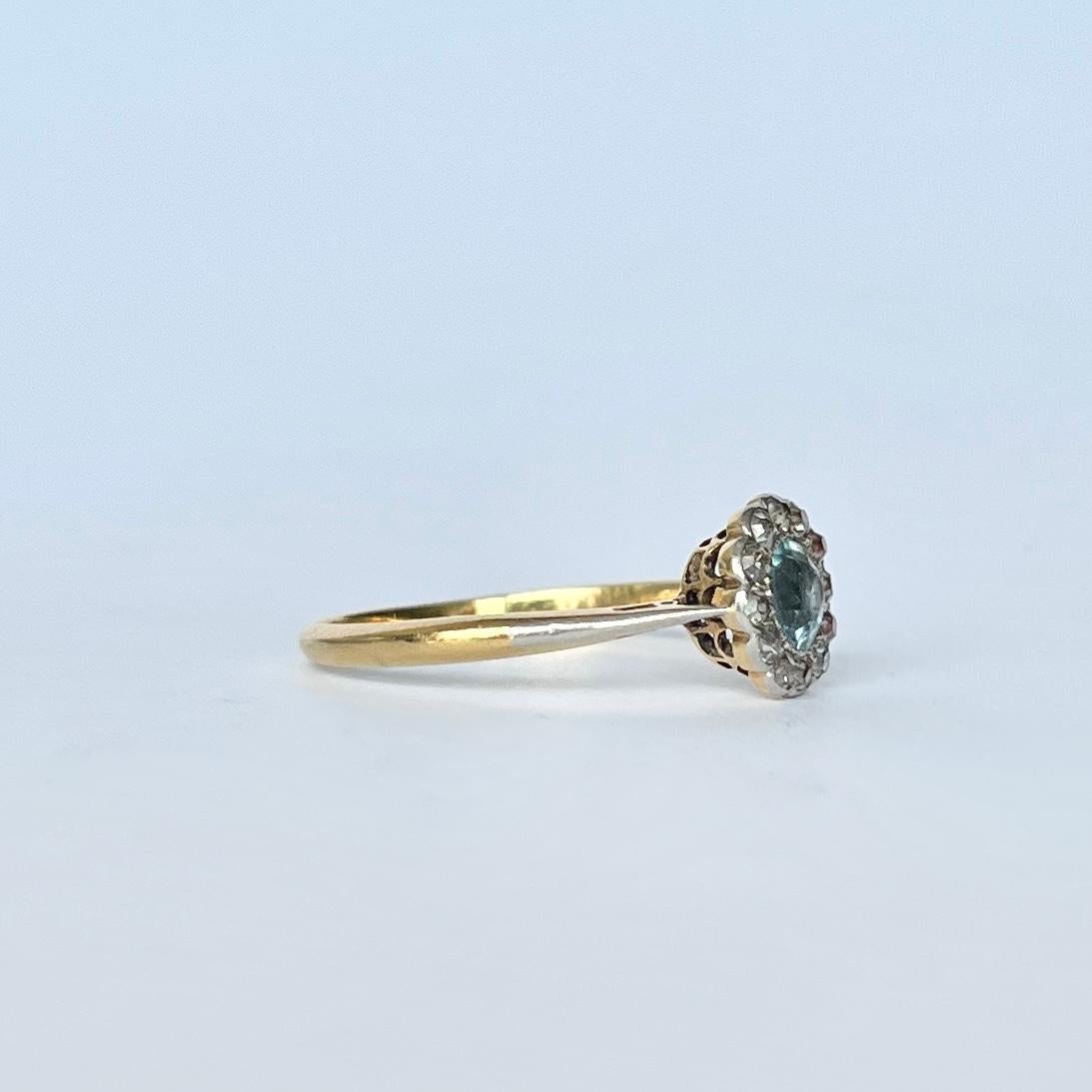 Vintage Aqua and Diamond 18 Carat Gold Cluster Ring In Good Condition In Chipping Campden, GB