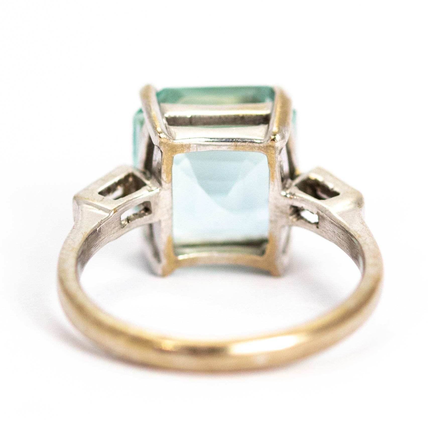 Vintage Aqua and Diamond 18 Carat White Gold Ring In Good Condition In Chipping Campden, GB