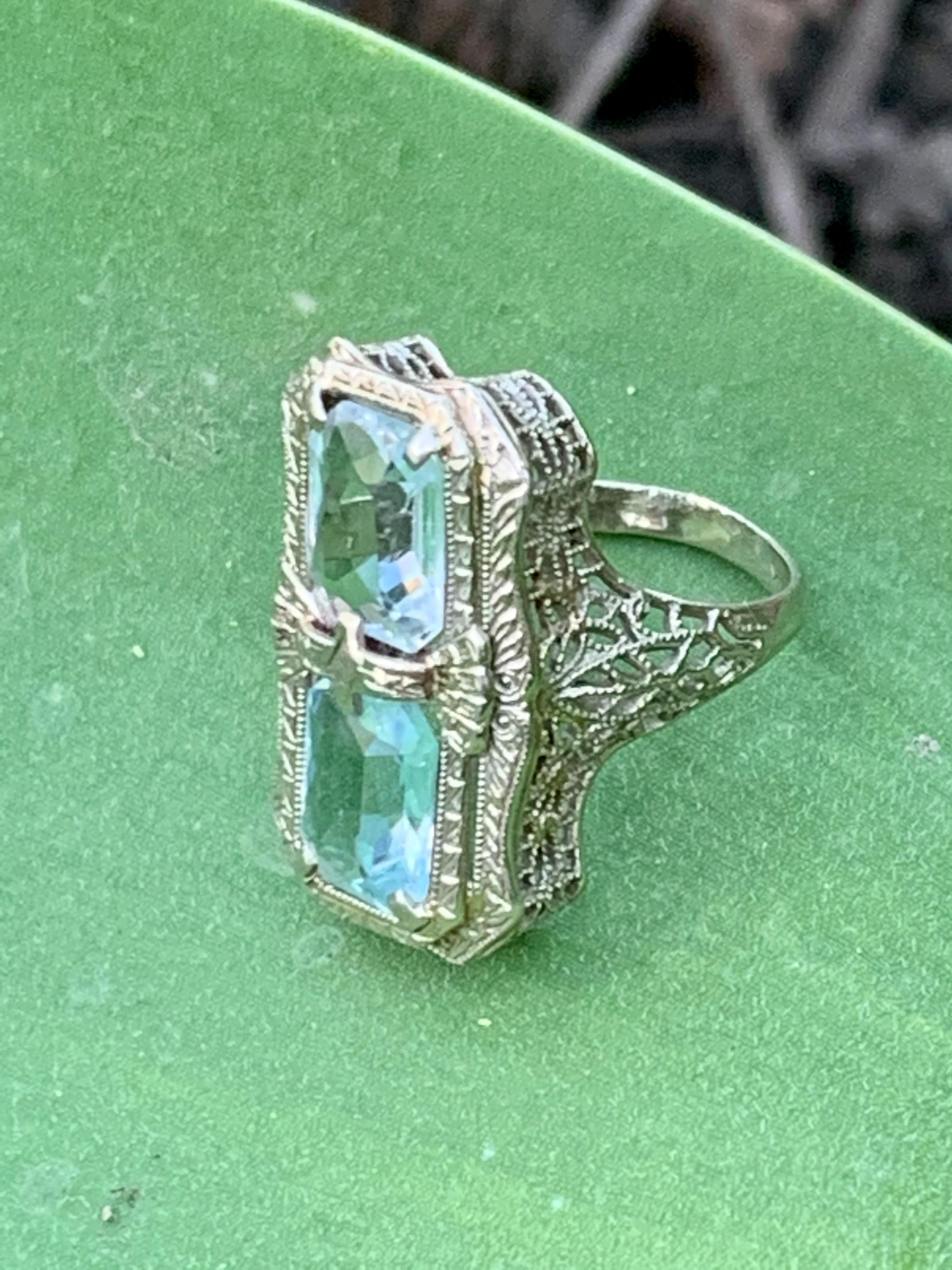 Vintage Aquamarine 14 Karat White Gold Filigree Ring 4